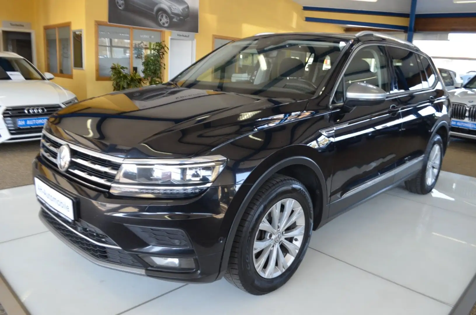 Volkswagen Tiguan Allspace Highline 4Motion AUTOMATIK Black - 1