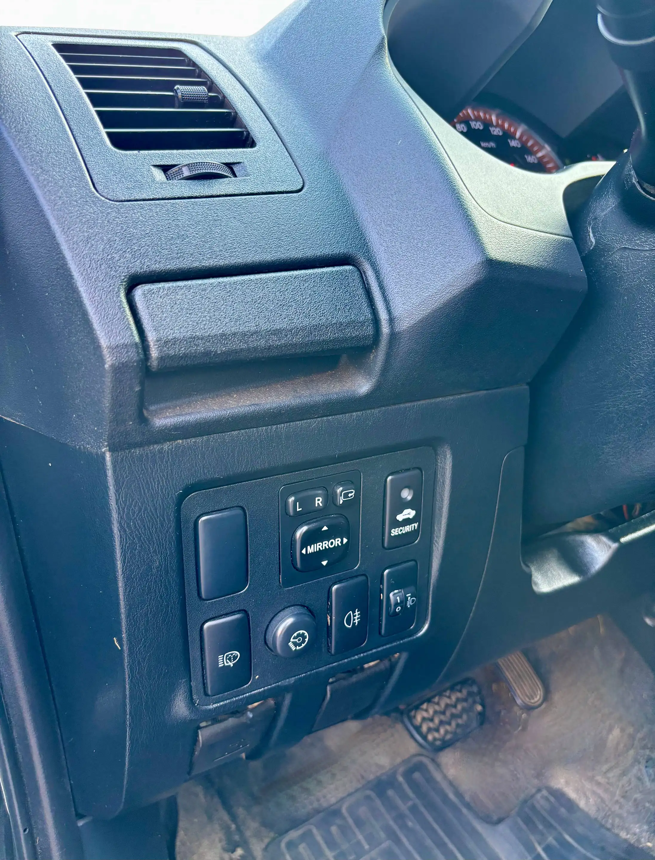 Toyota Hilux 3.0 D-4D bva  " AmaZonia " Belgium car pass " Eur5b — photo 13