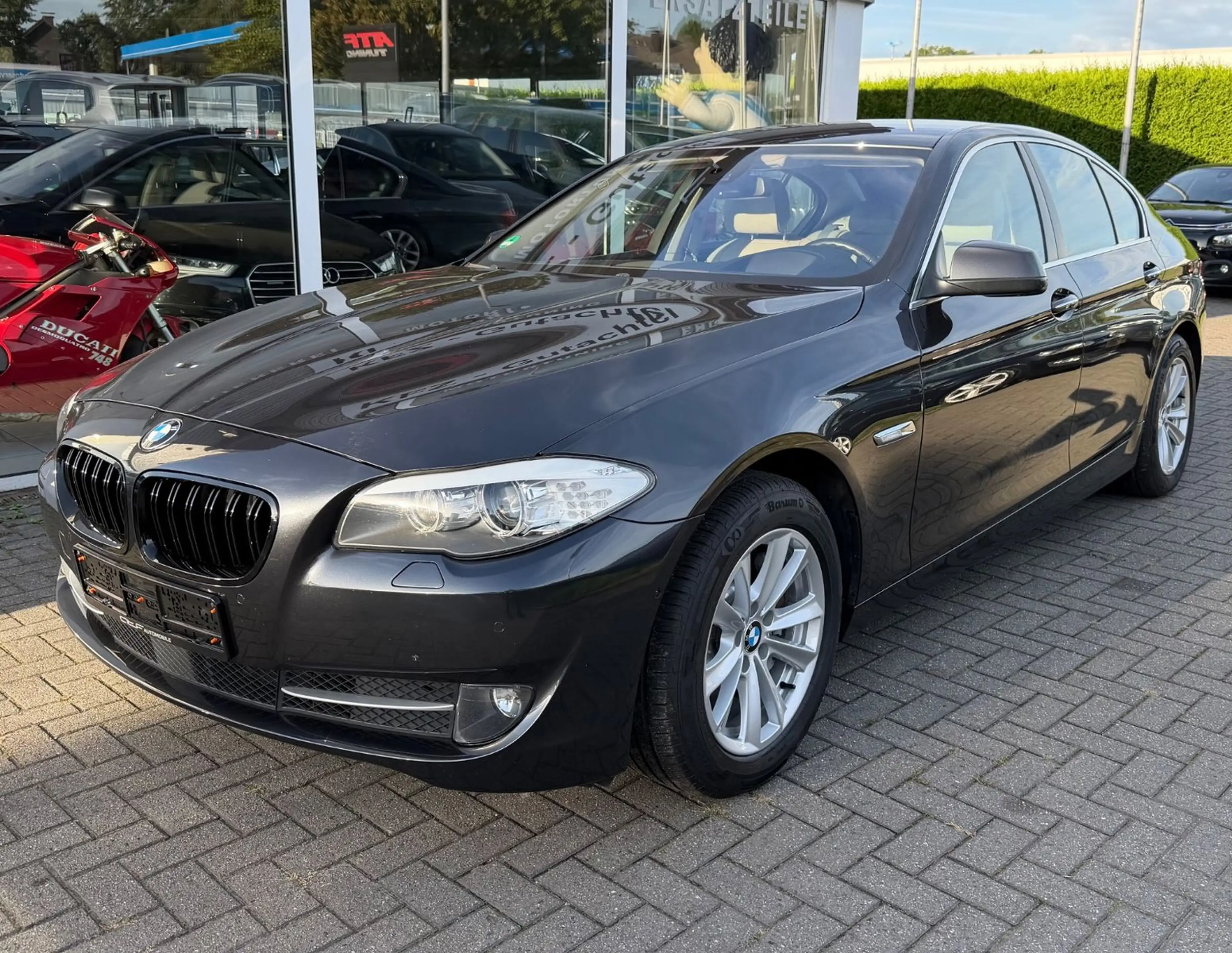 BMW 530 5 Limousine 530 i