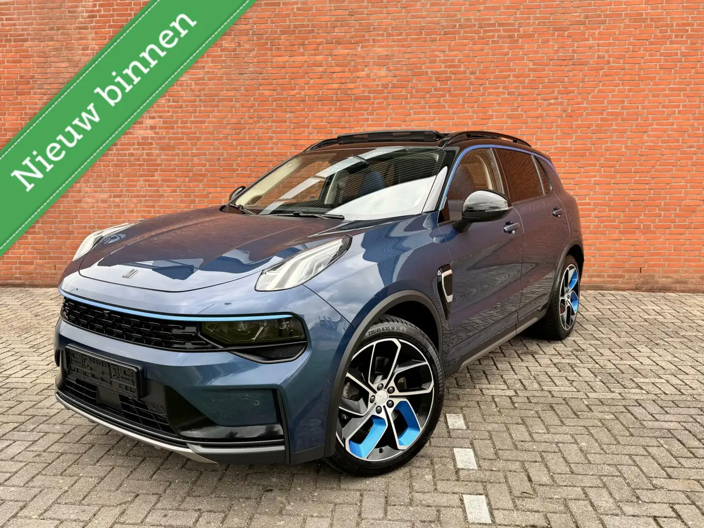 Lynk & Co 01 1.5 PLUG-IN HYBRID|360 CAMERA|PANO|CARPLAY| VOL Blauw - 1