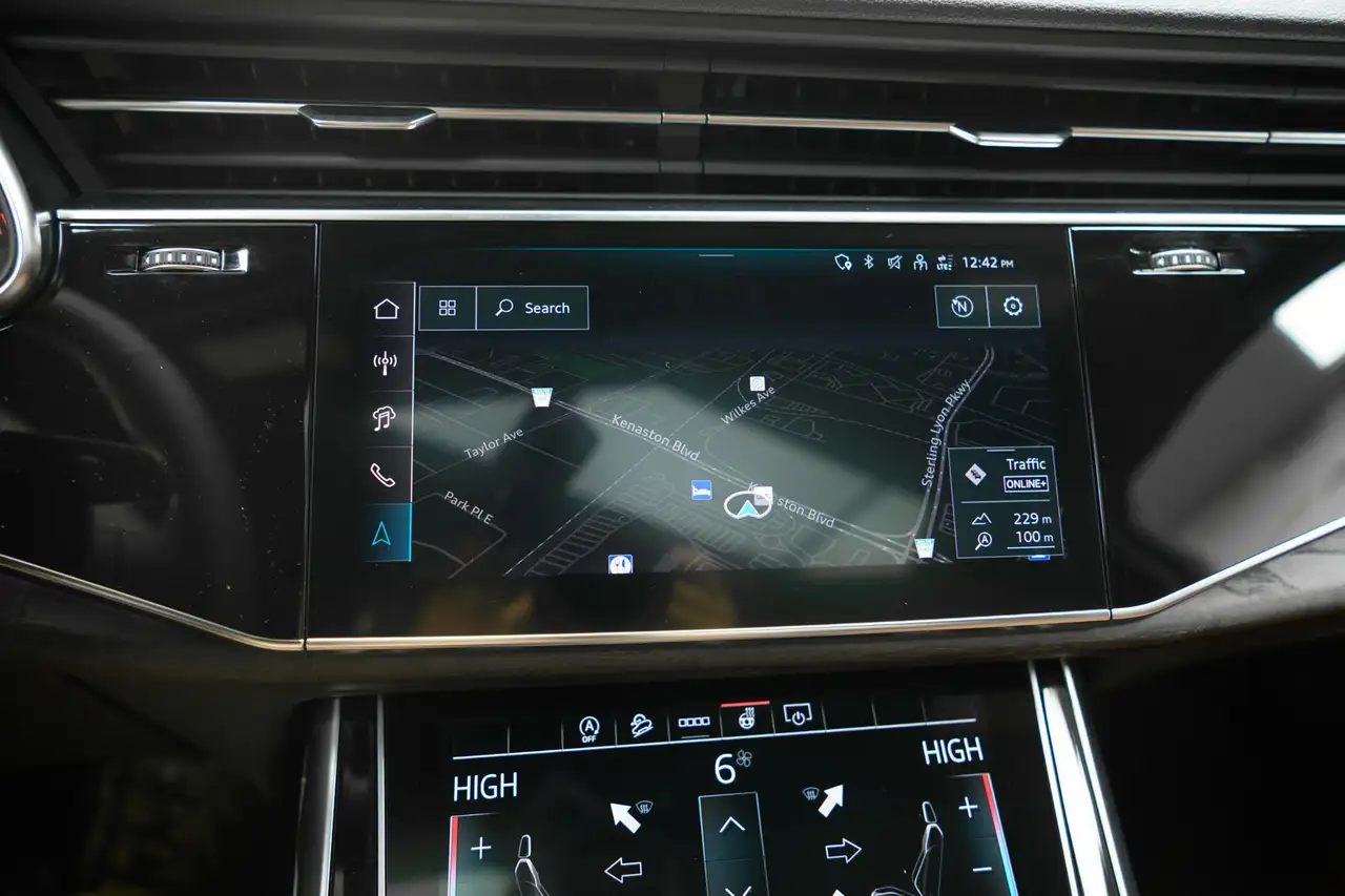 Audi Q7 снимка Audi Q7