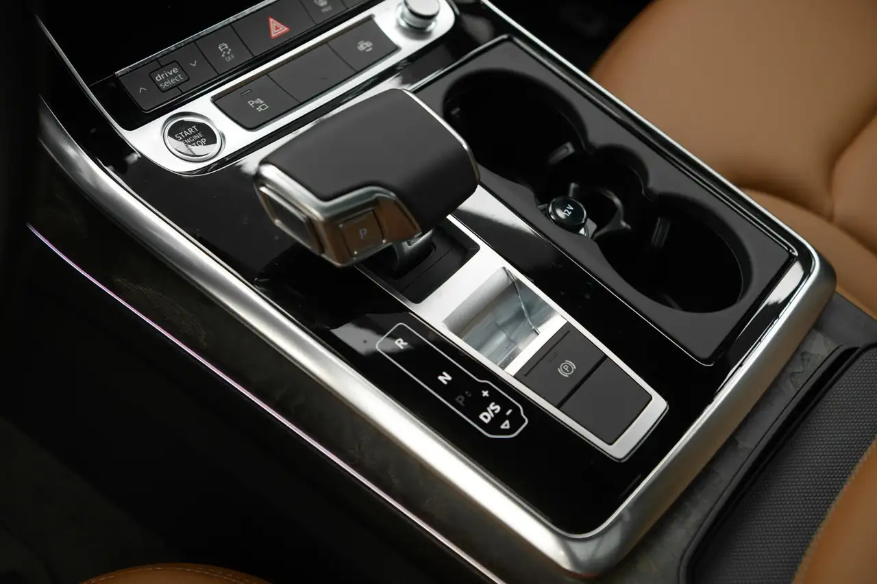 Audi Q7 снимка Audi Q7