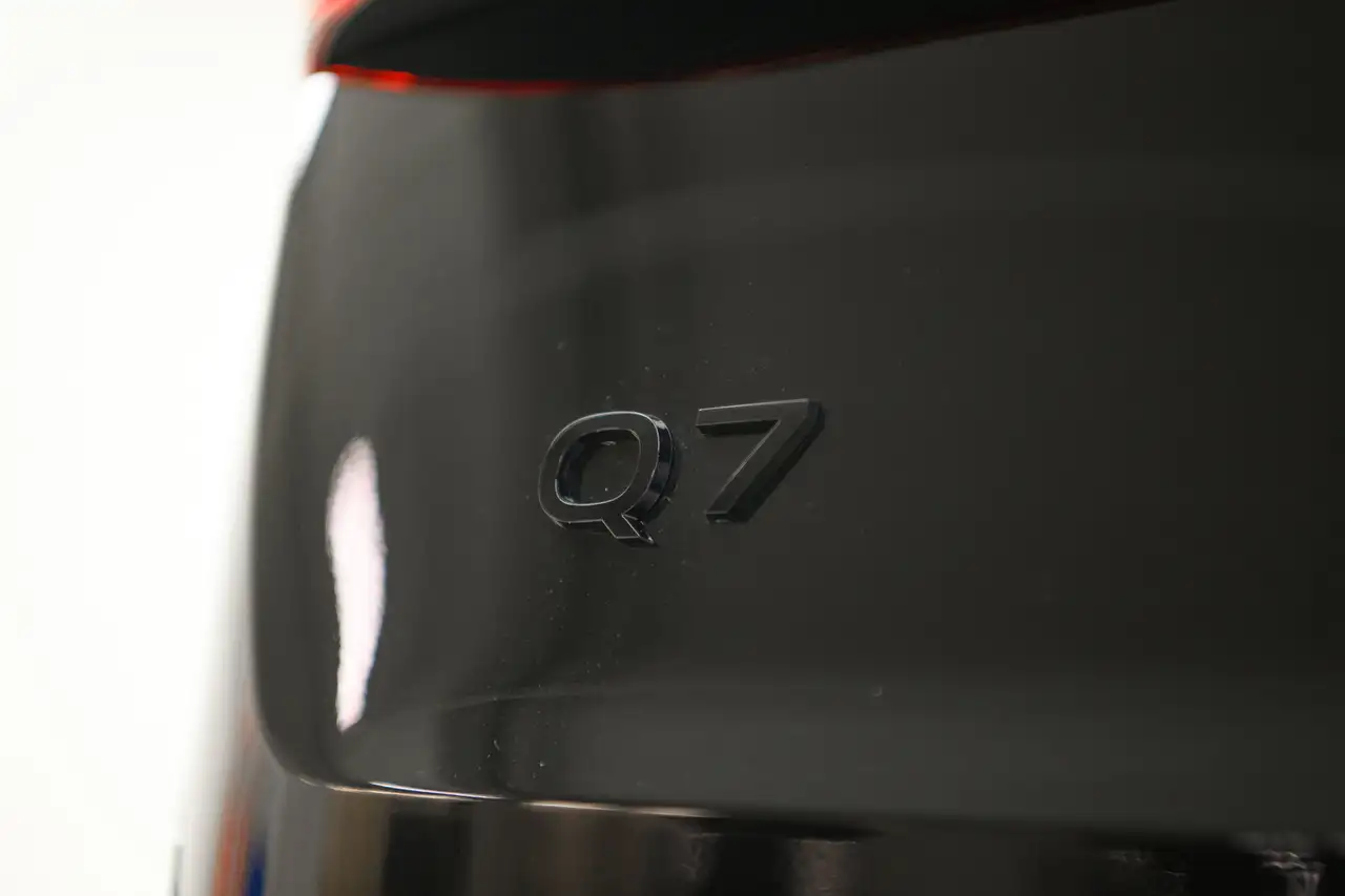 Audi Q7 снимка Audi Q7
