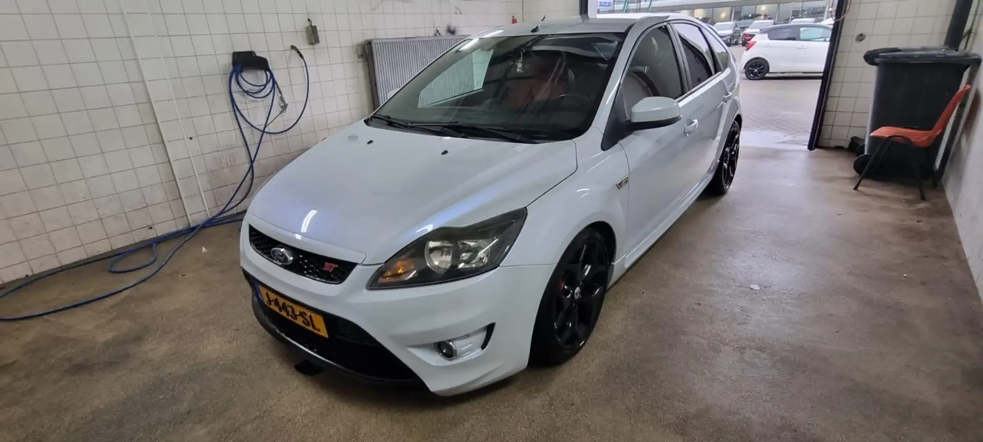 Ford Focus Focus 2.5 ST bom vol Wit - 1
