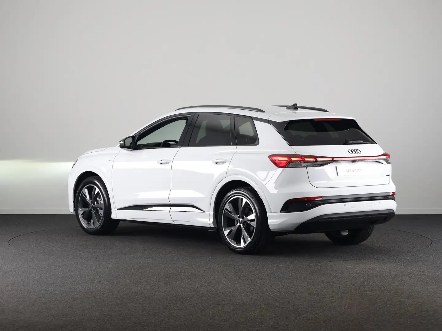 Audi Q4 e-tron 45 S edition Competition e-tron 82 kWh 286 pk | As Wit - 2