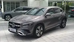 Mercedes-Benz GLA 200 *Ahk schwenkb. Allwetter Kamera*