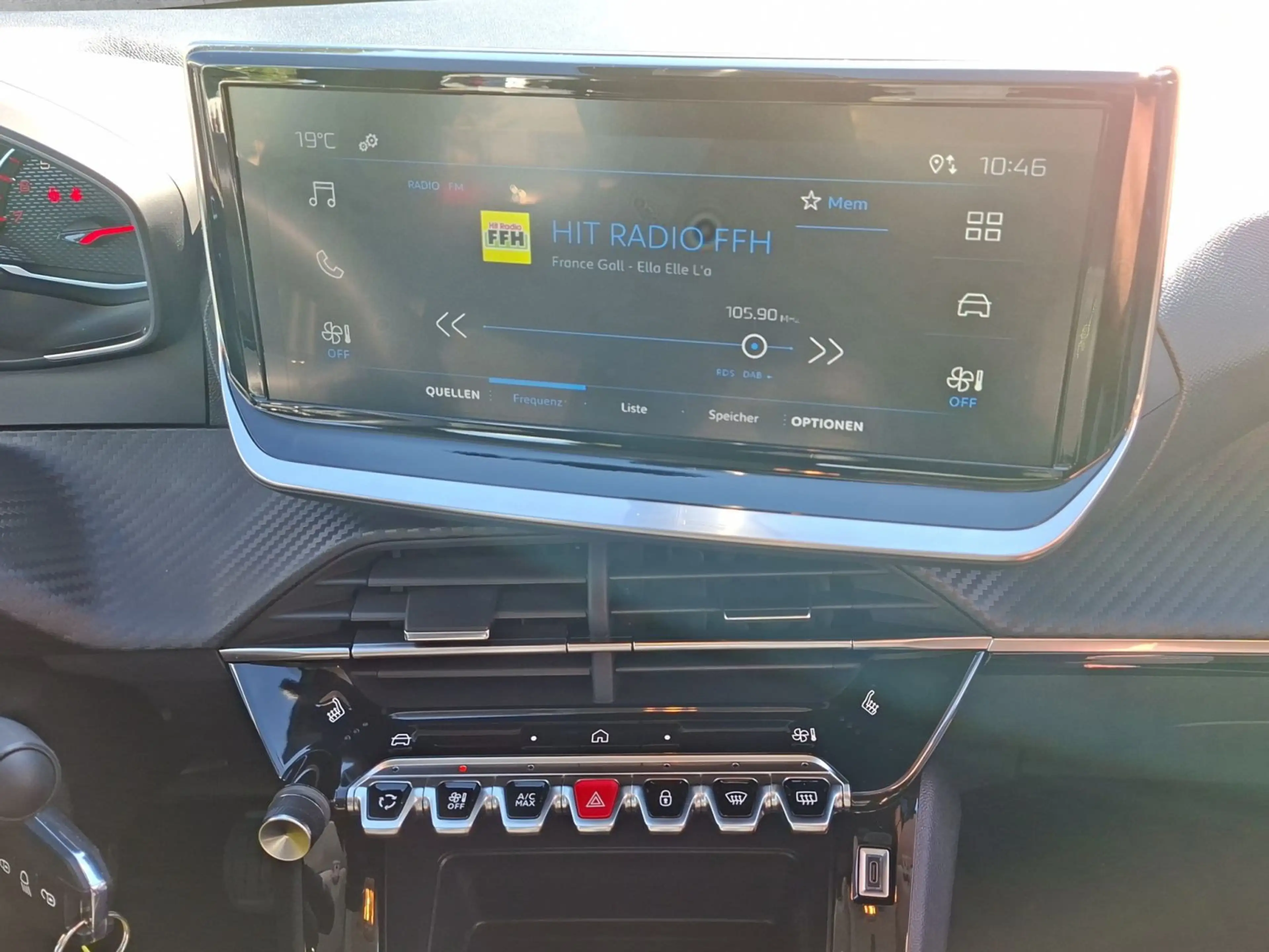 Peugeot 208 Active PureTech — photo 15