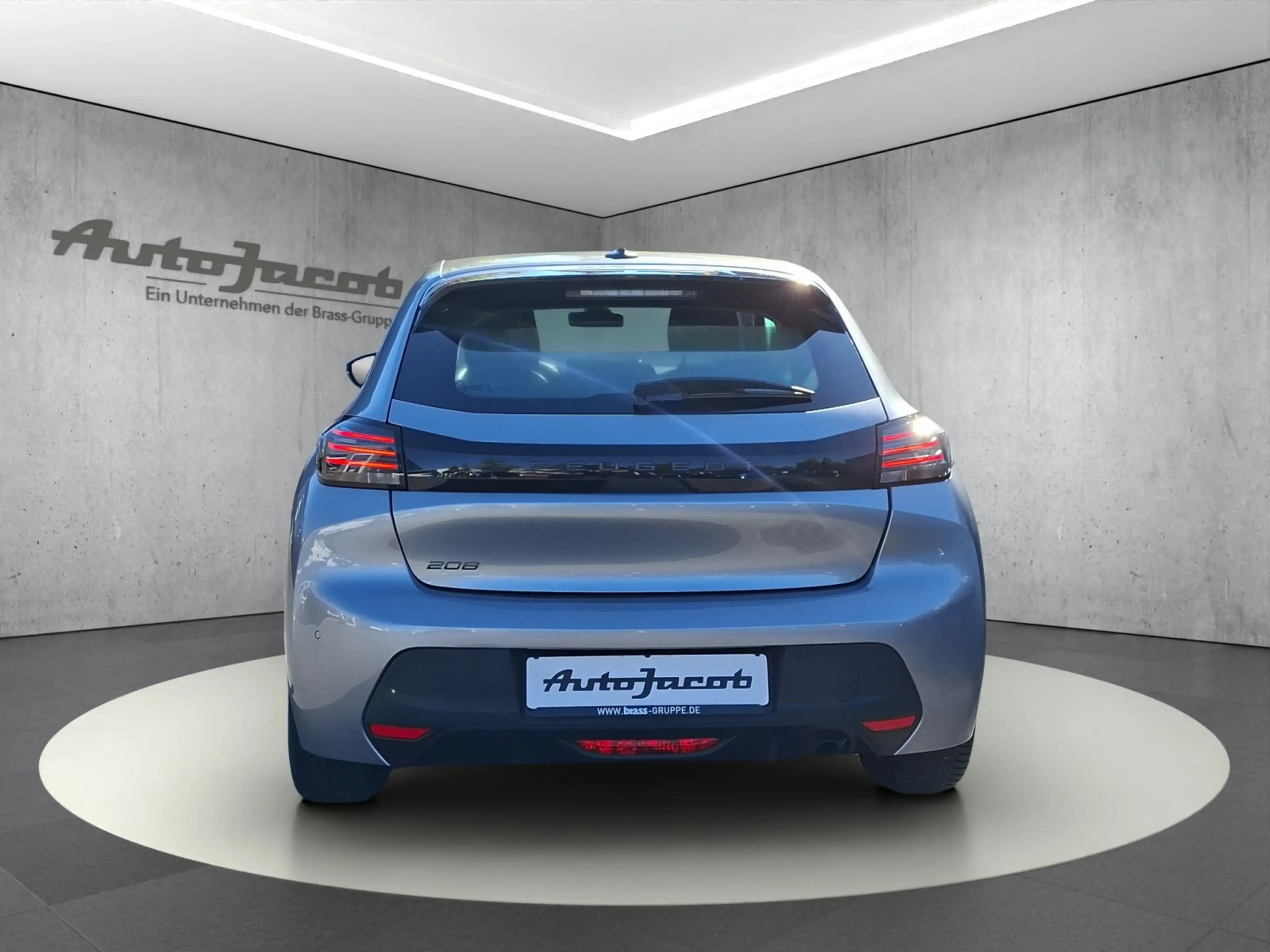 Peugeot 208 Active PureTech — photo 4