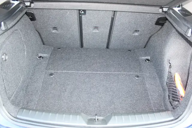 BMW 1 Series view 13