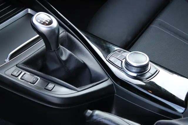 BMW 1 Series view 9