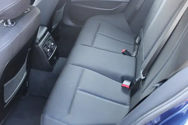BMW 1 Series view 12