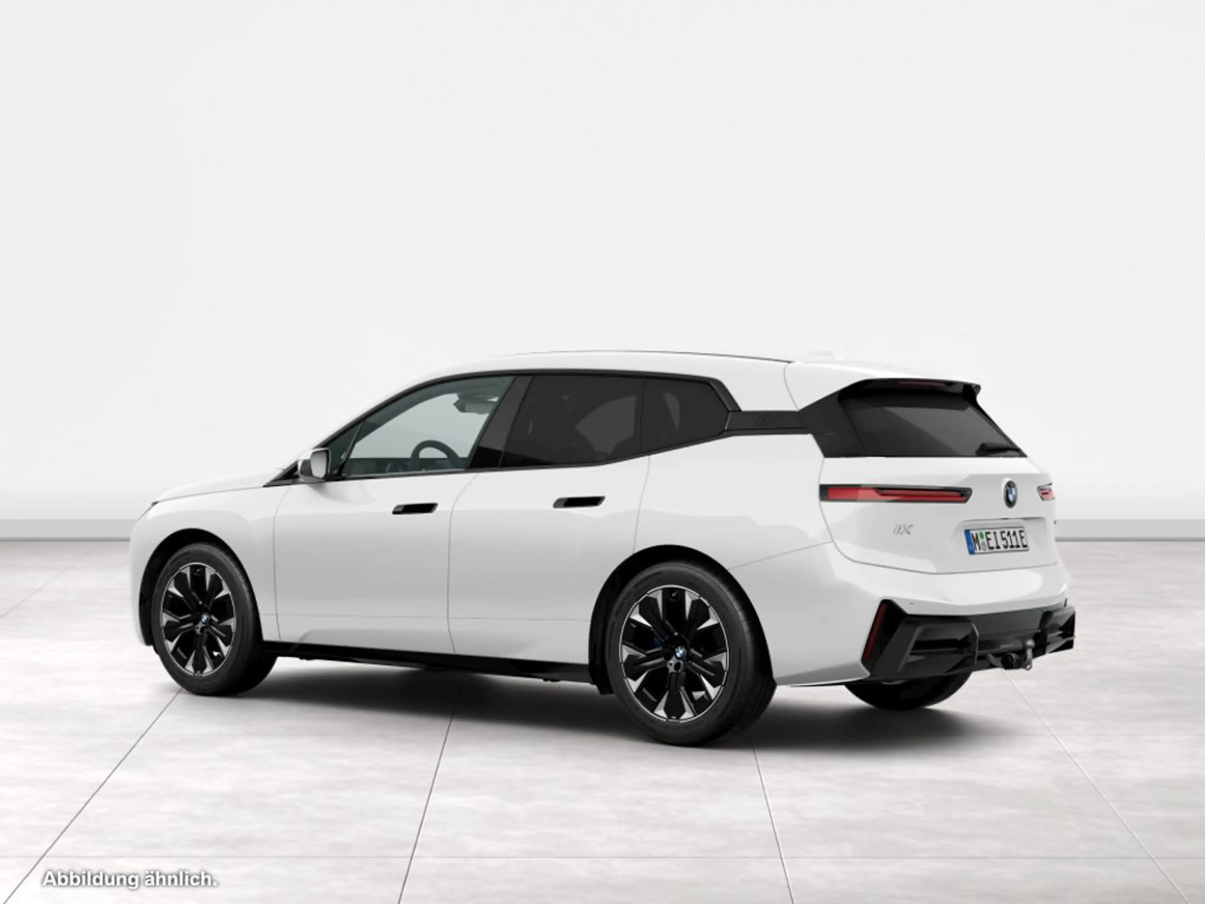 BMW iX xDrive45 — photo 6