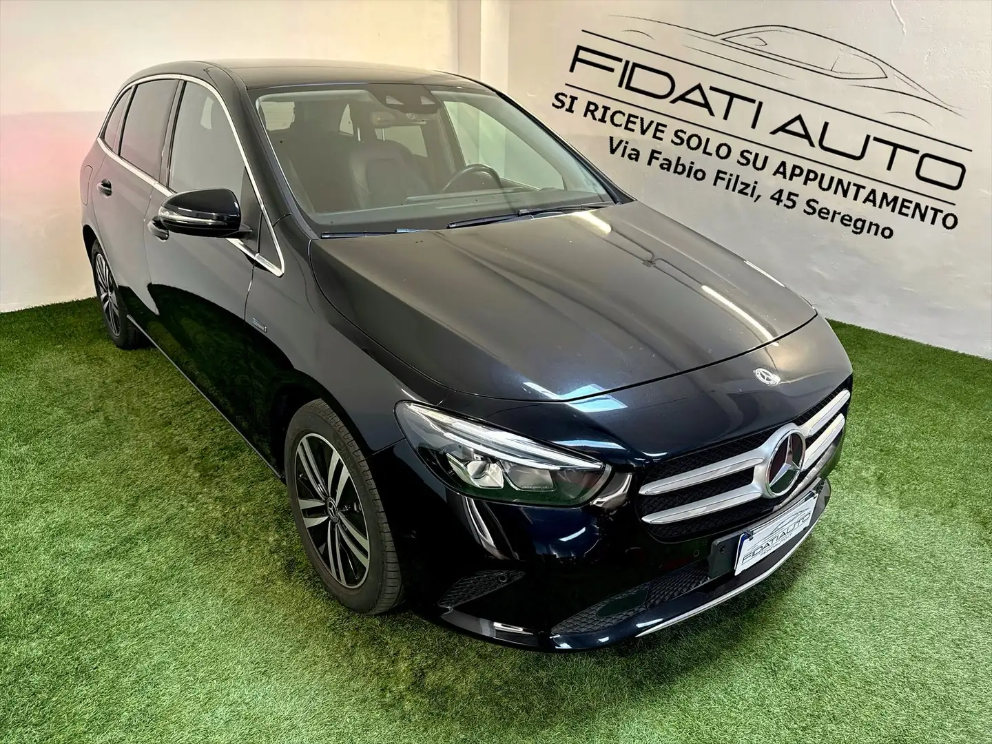 Mercedes-Benz B 250 e phev (eq-power) Sport auto EURO6 NIGHT EDITION Černá - 1