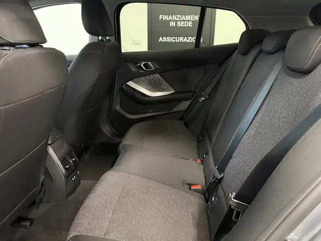 BMW 1 Series view 6