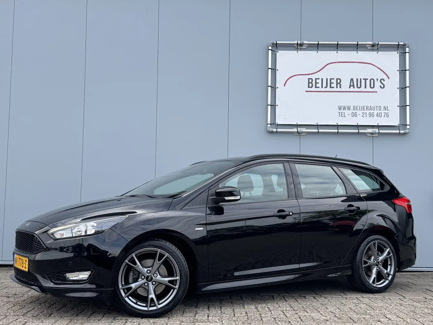 Ford Focus Wagon 1.5 Ecoboost 150pk ST-Line Navigatie/18inch. Zwart - 1