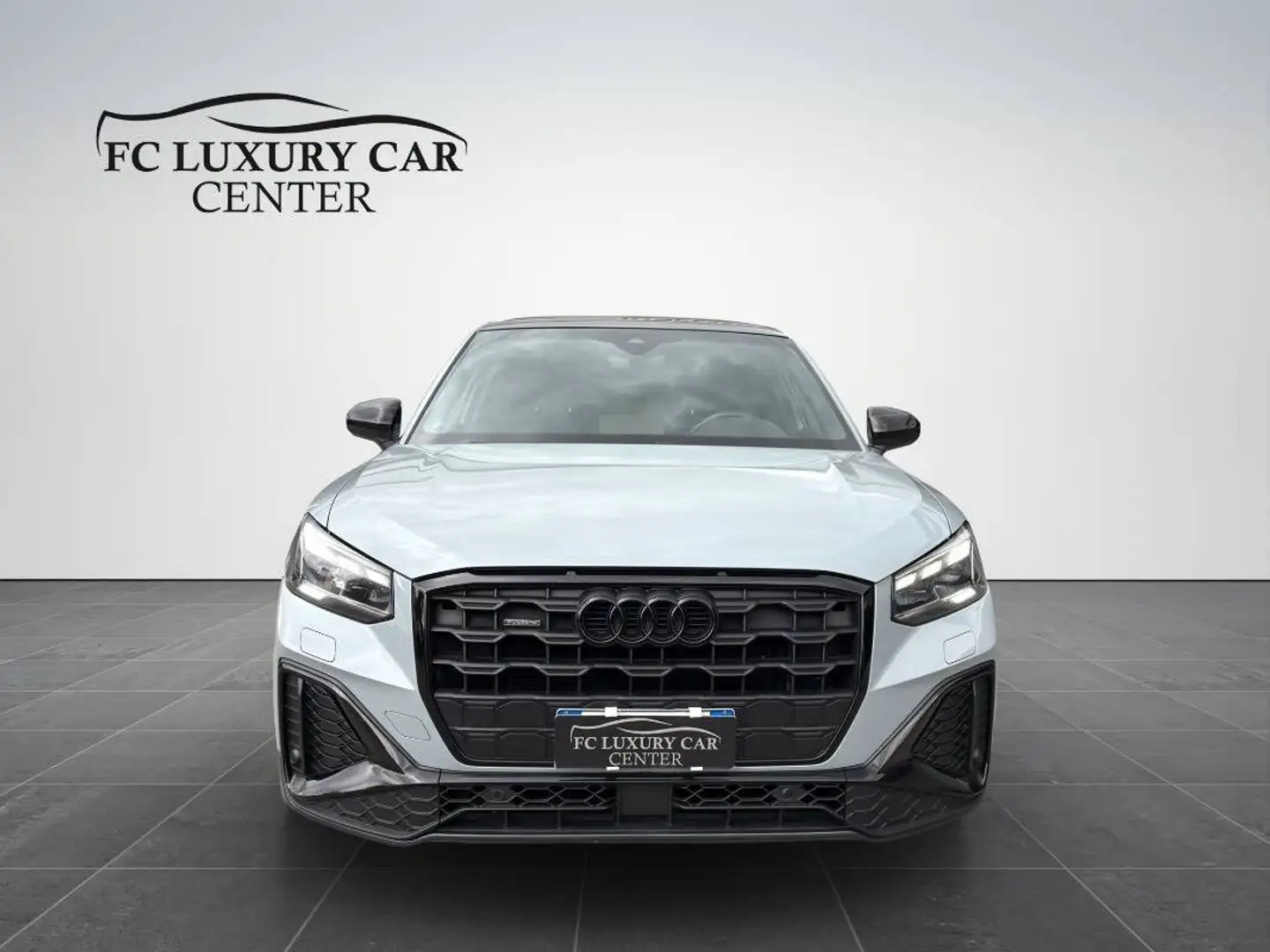Audi Q2 35 2.0 tdi S line edition quattro s-tronic Grijs - 2