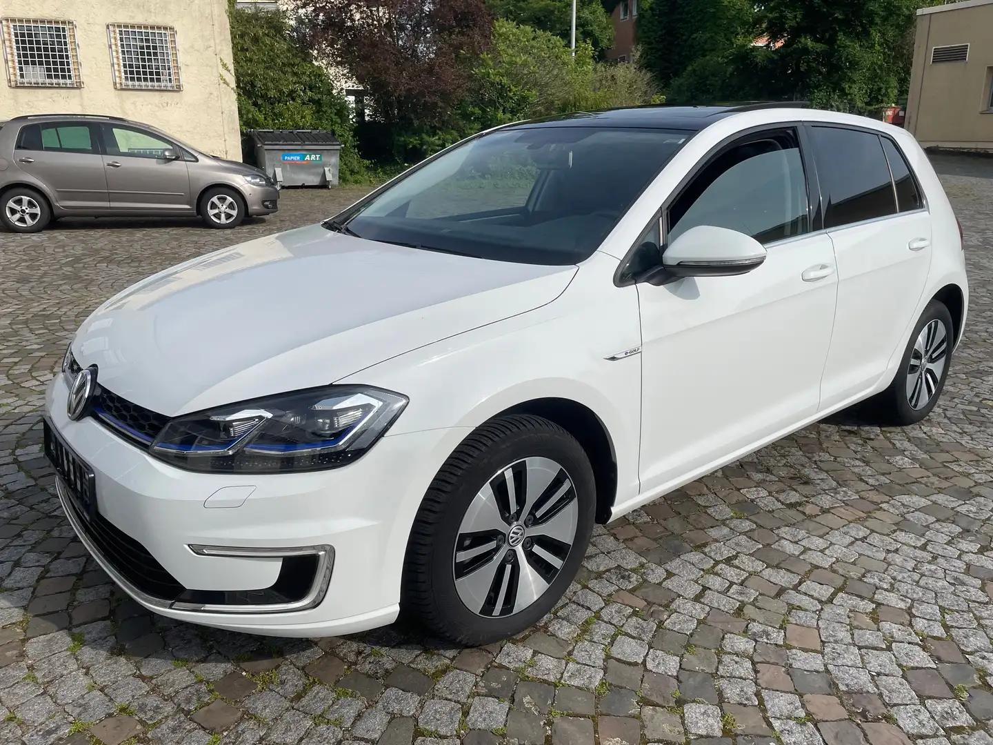 Volkswagen e-Golf Weiß - 1