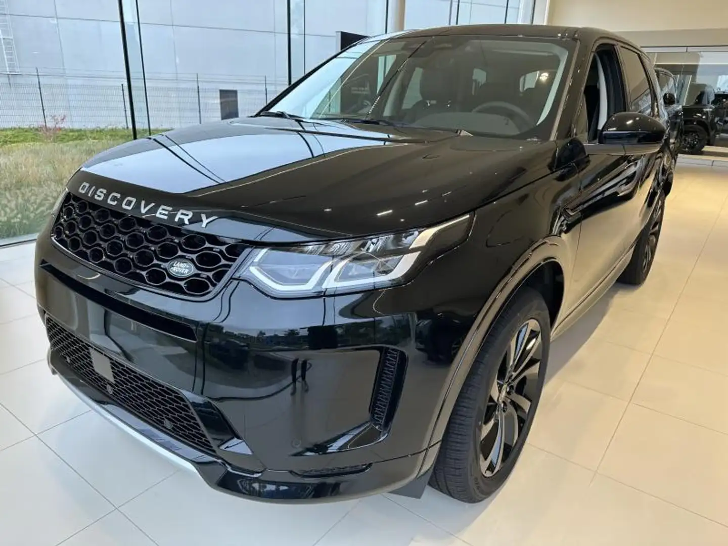 Land Rover Discovery Sport P270e S AWD Auto. 25.5MY Zwart - 1