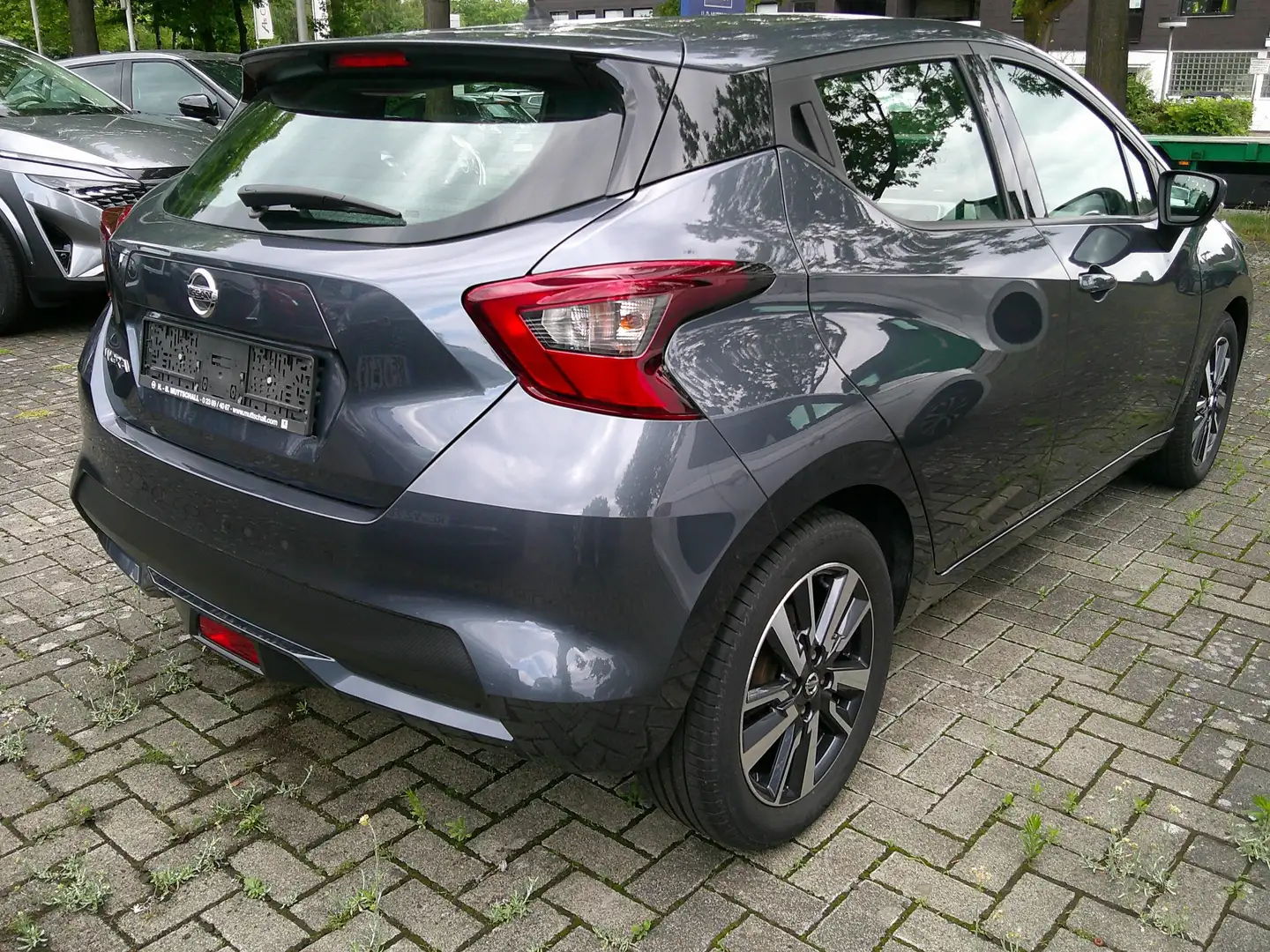 Nissan Micra 1,0 IG 71 ACENTA SAFETY Grau - 2