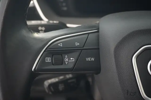 Audi Q3 view 12