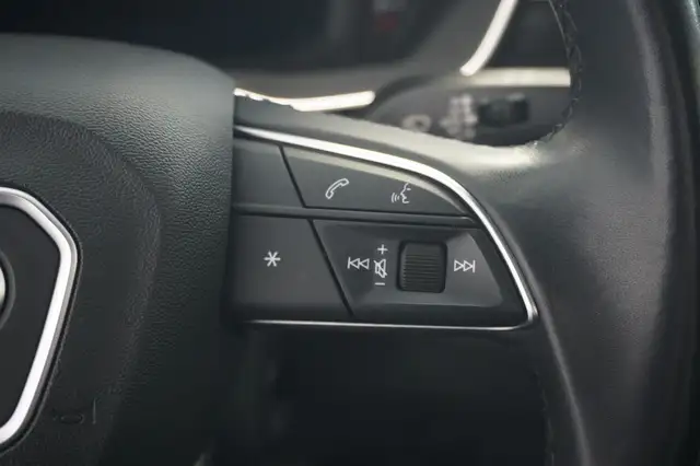 Audi Q3 view 13