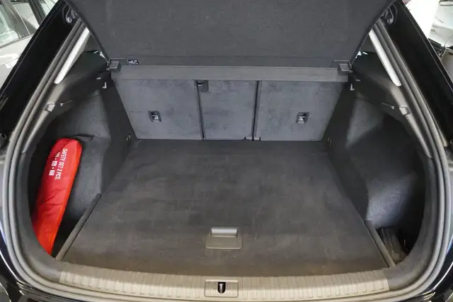 Audi Q3 view 10