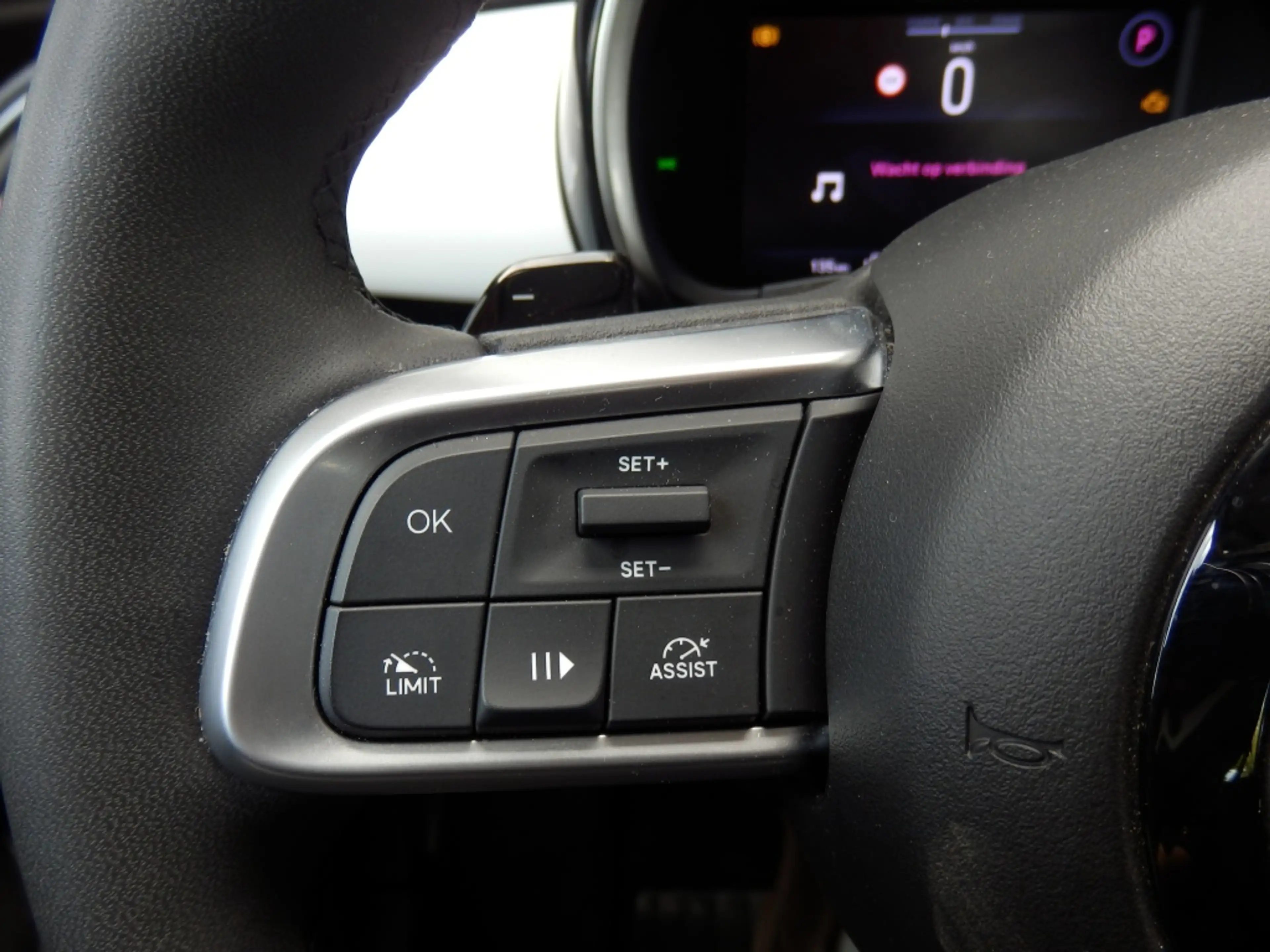 Fiat 600 1.2 Hybrid Urban — photo 14