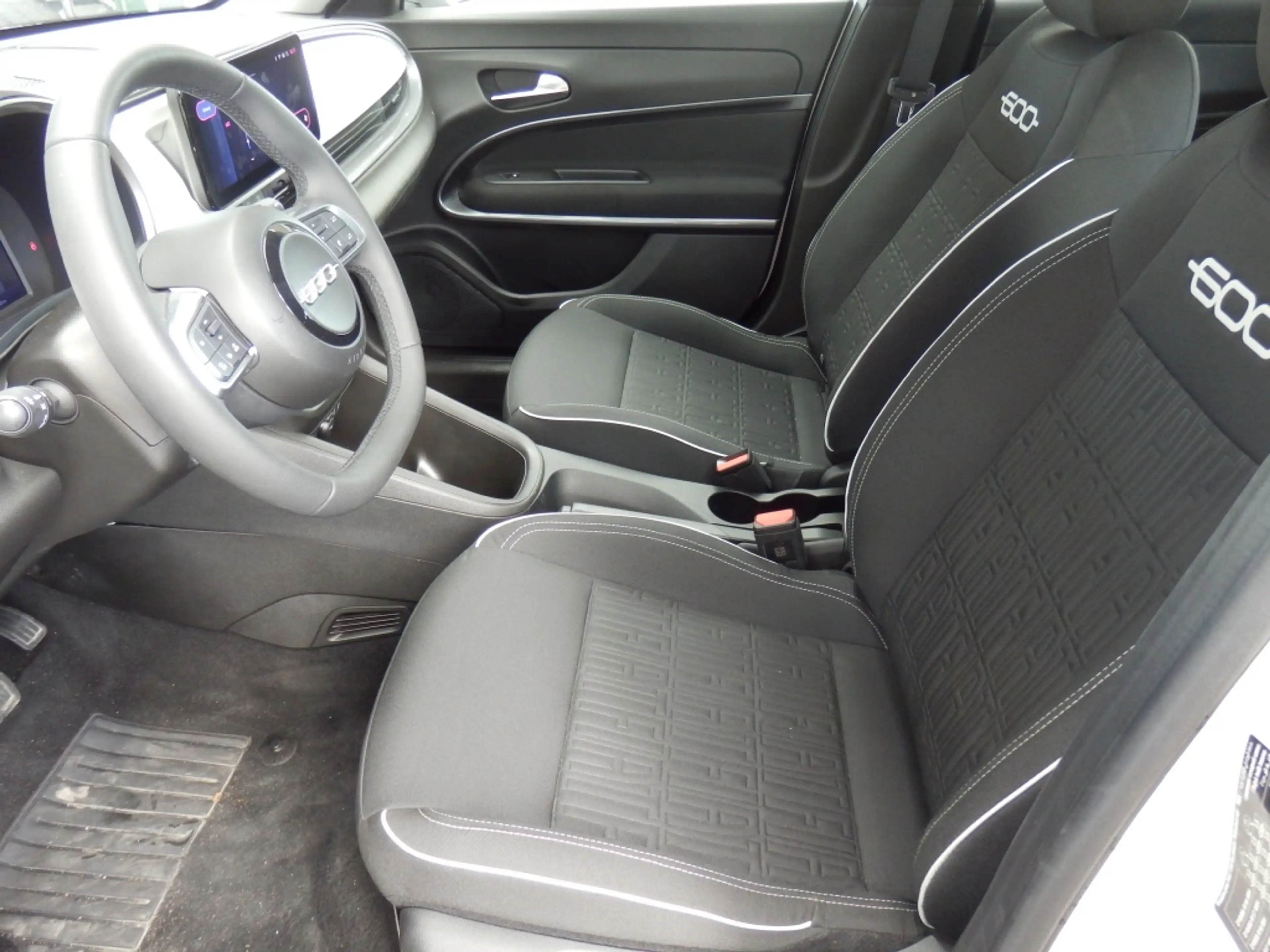 Fiat 600 1.2 Hybrid Urban — photo 6