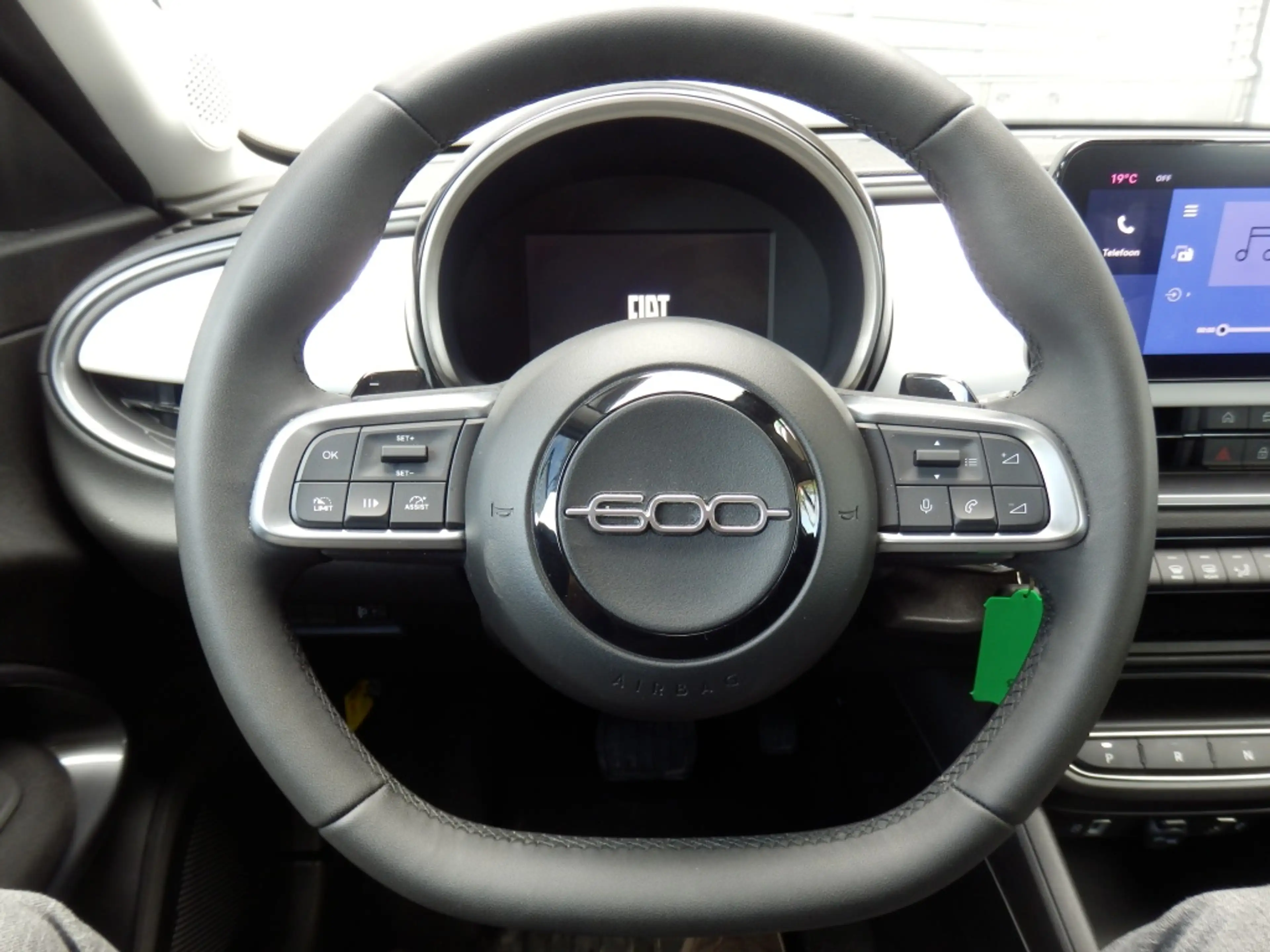 Fiat 600 1.2 Hybrid Urban — photo 10