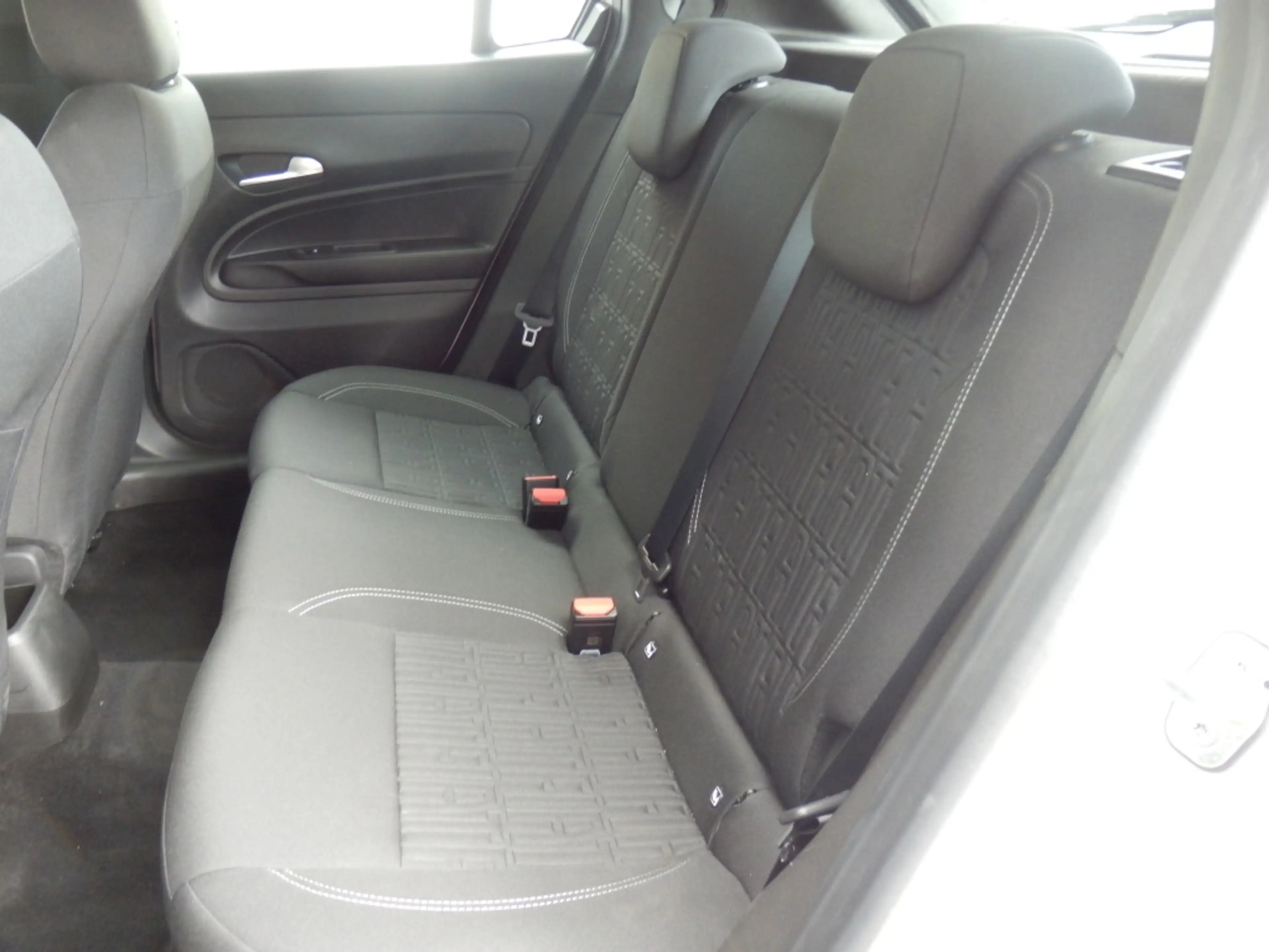 Fiat 600 1.2 Hybrid Urban — photo 8