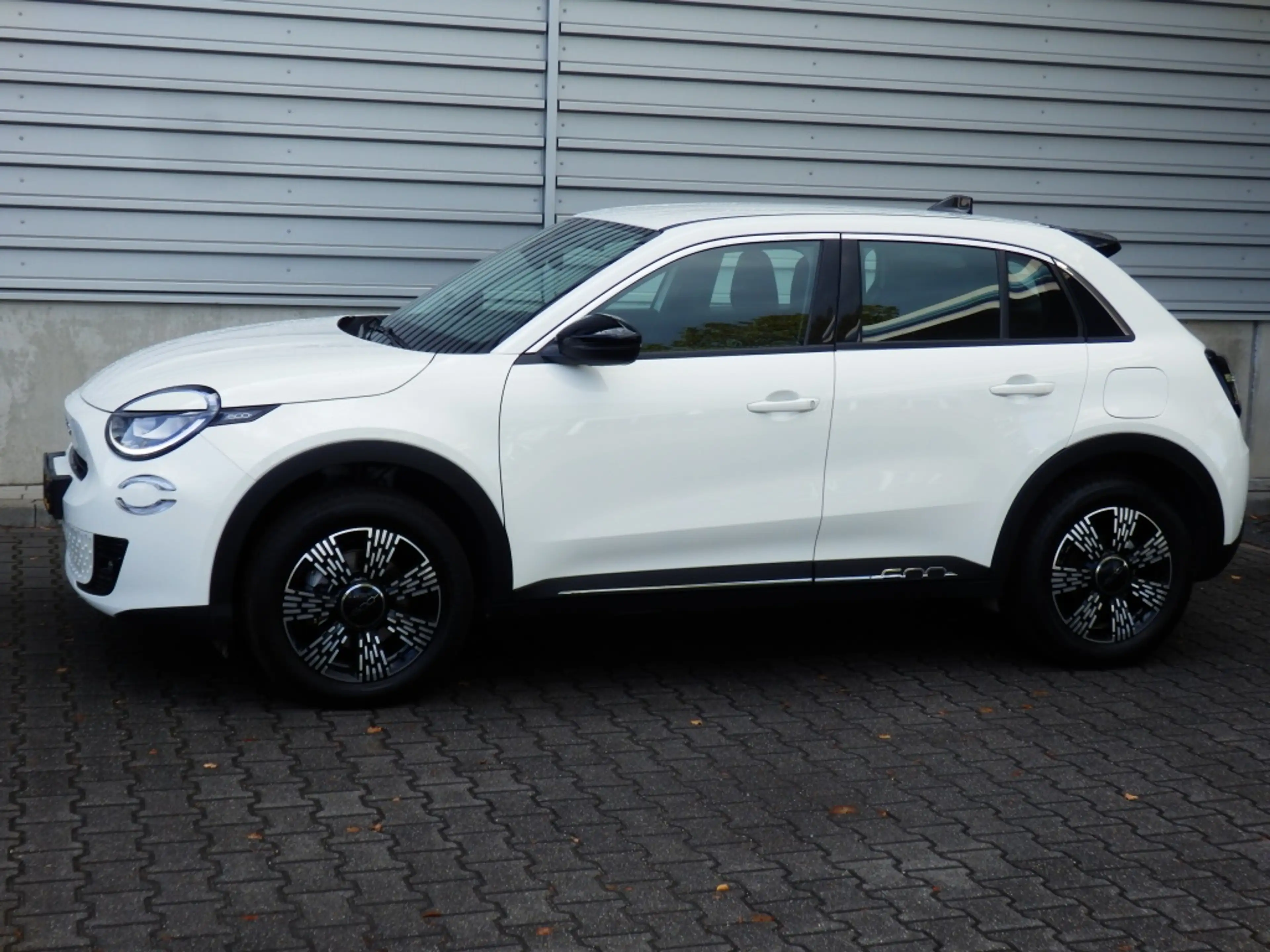 Fiat 600 1.2 Hybrid Urban — photo 2