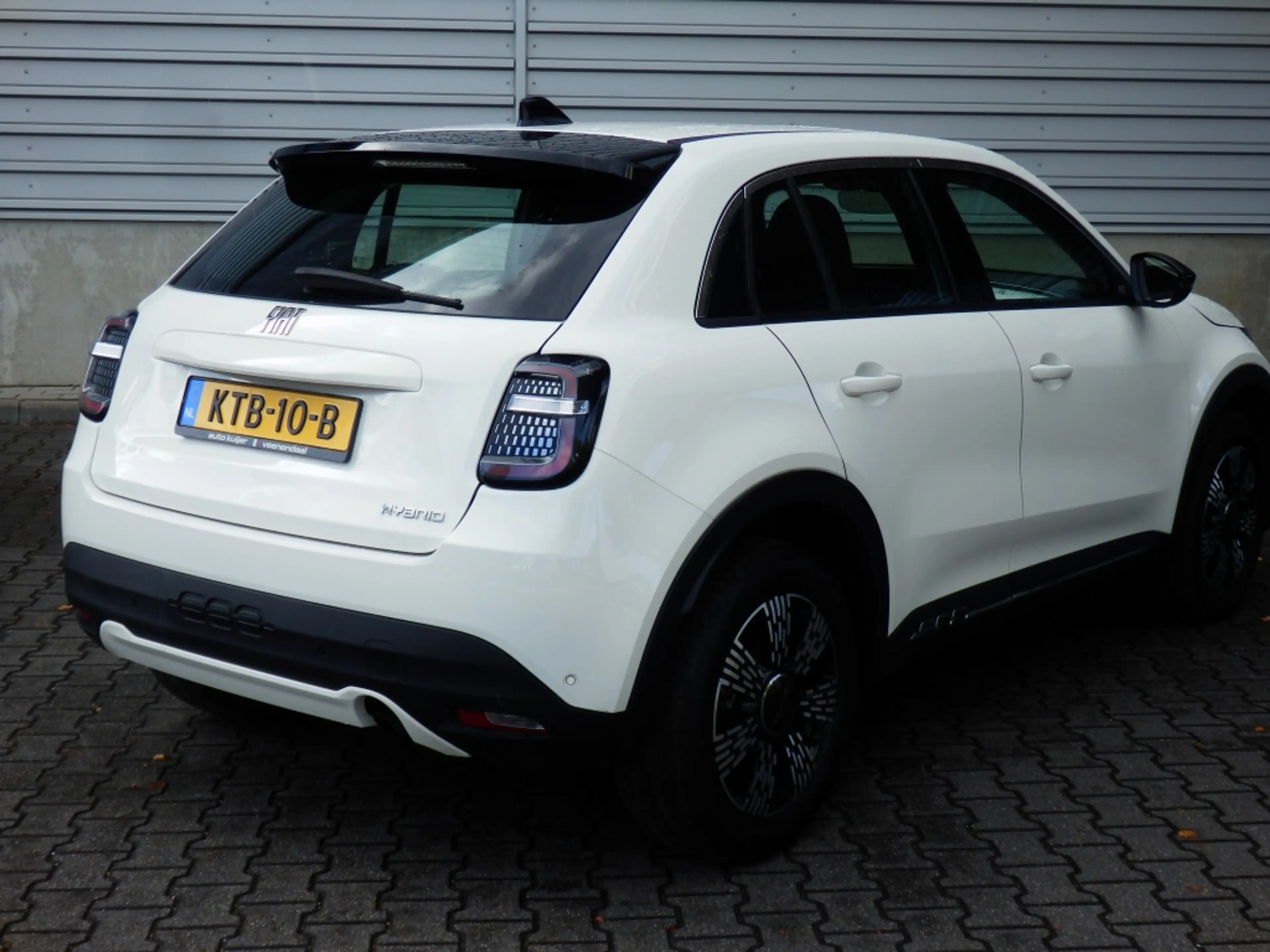 Fiat 600 1.2 Hybrid Urban — photo 3