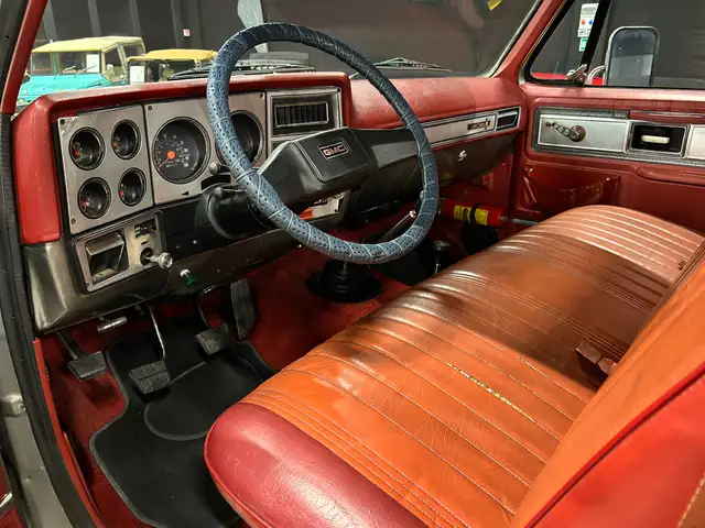 GMC Sierra view 10