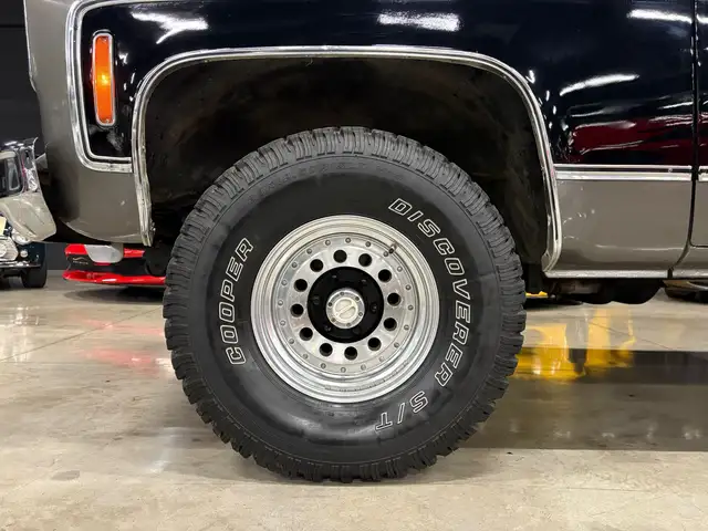GMC Sierra view 13