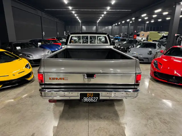 GMC Sierra view 7