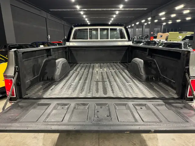 GMC Sierra view 9