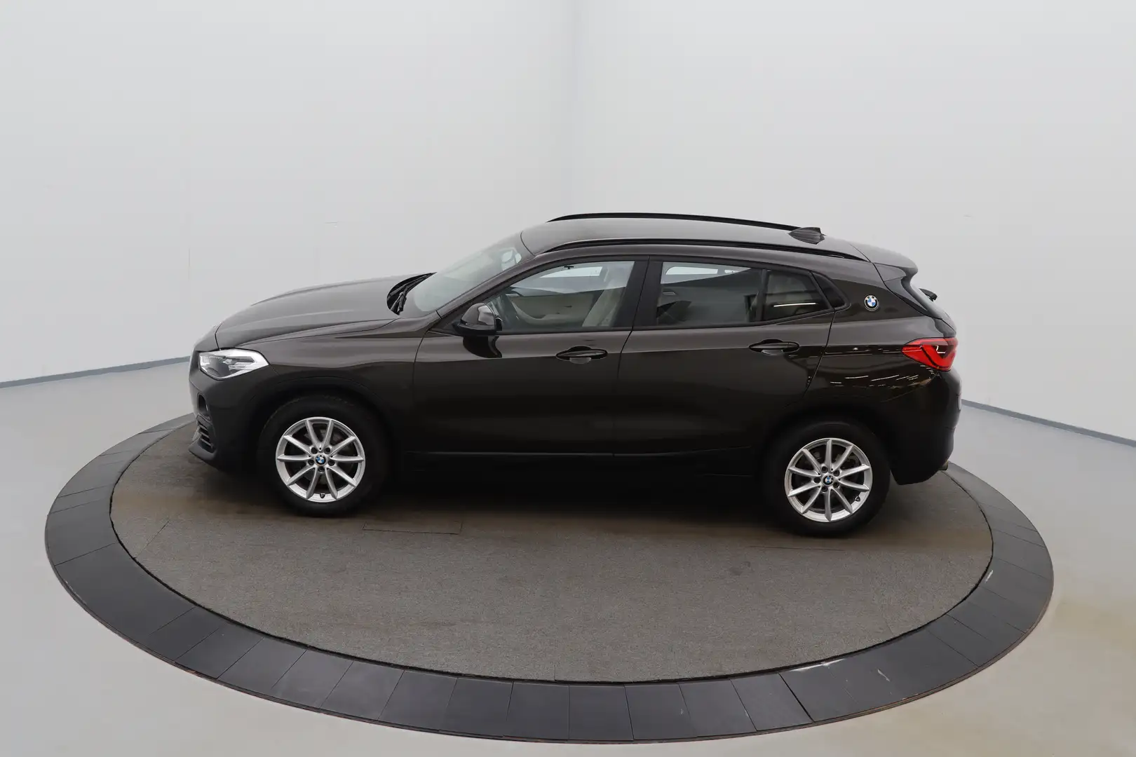 BMW X2 1.5iA sDrive18 OPF Business LEDER/CUIR LED Pro GPS Marrón - 2