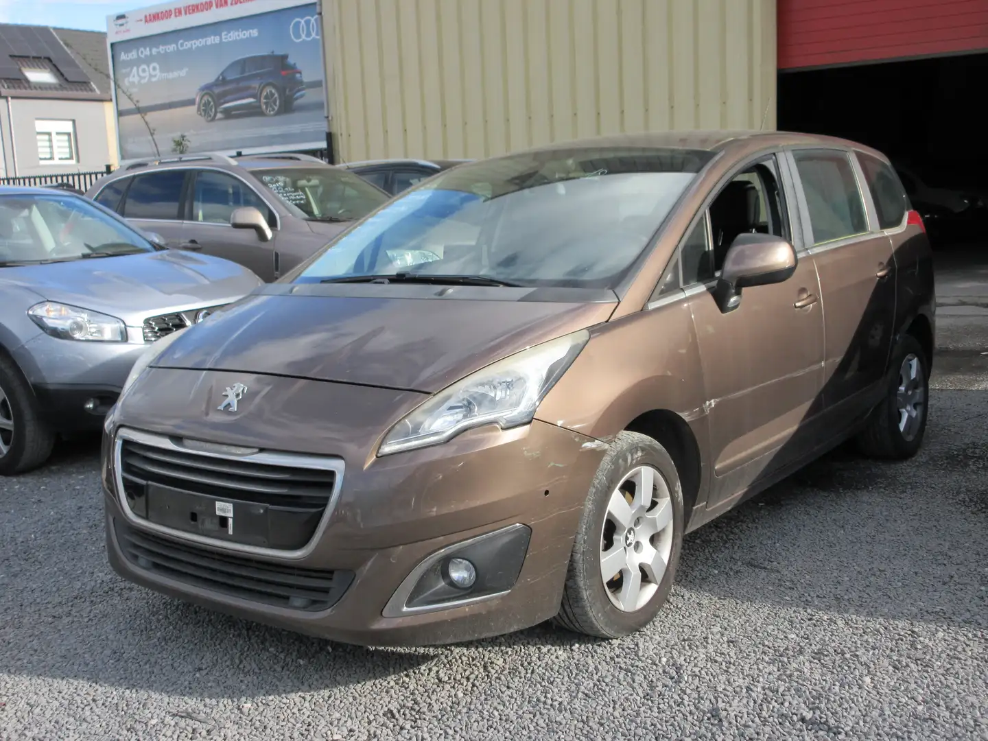 Peugeot 5008 1.6i Access Brown - 1