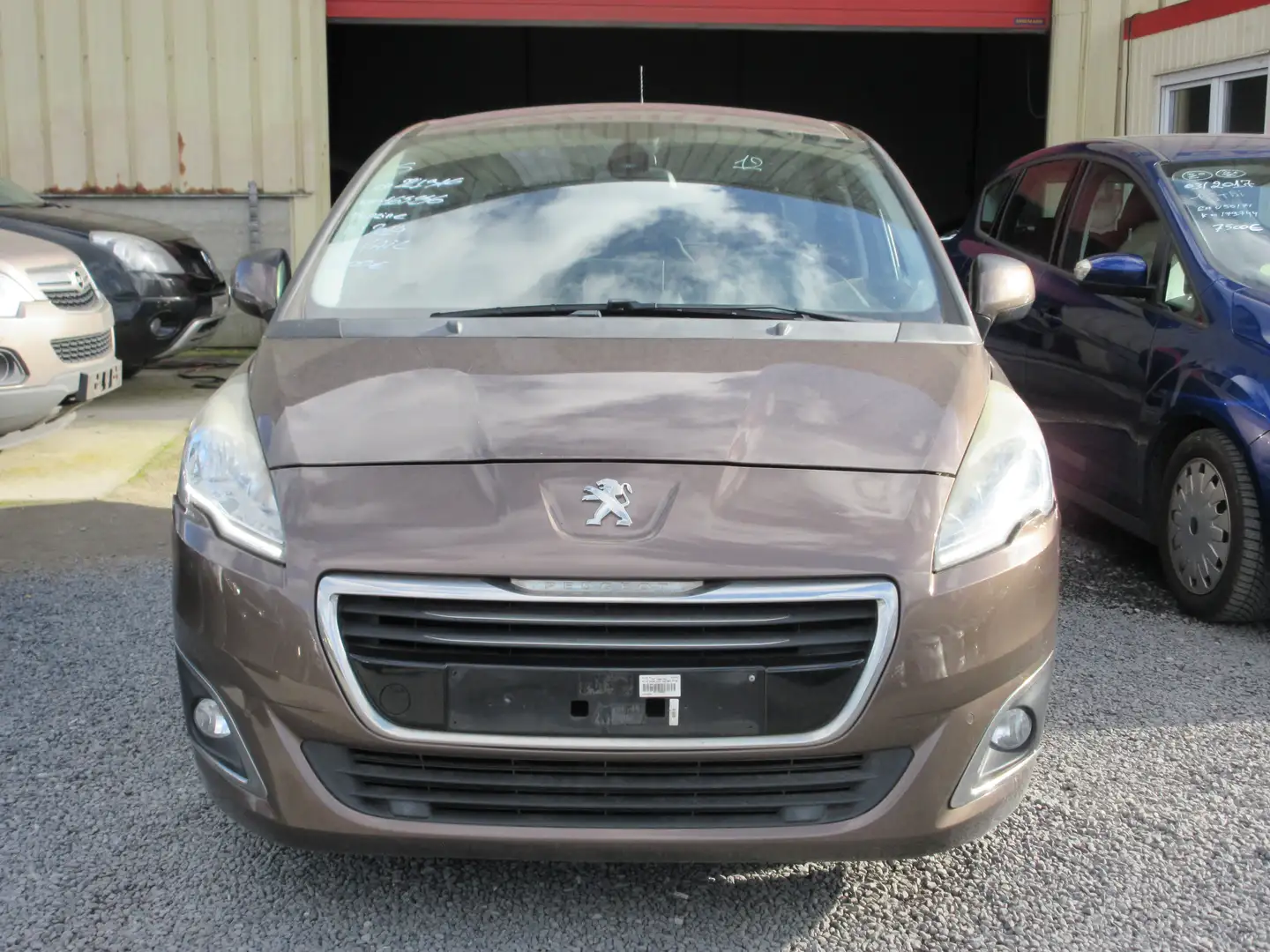 Peugeot 5008 1.6i Access Brown - 2