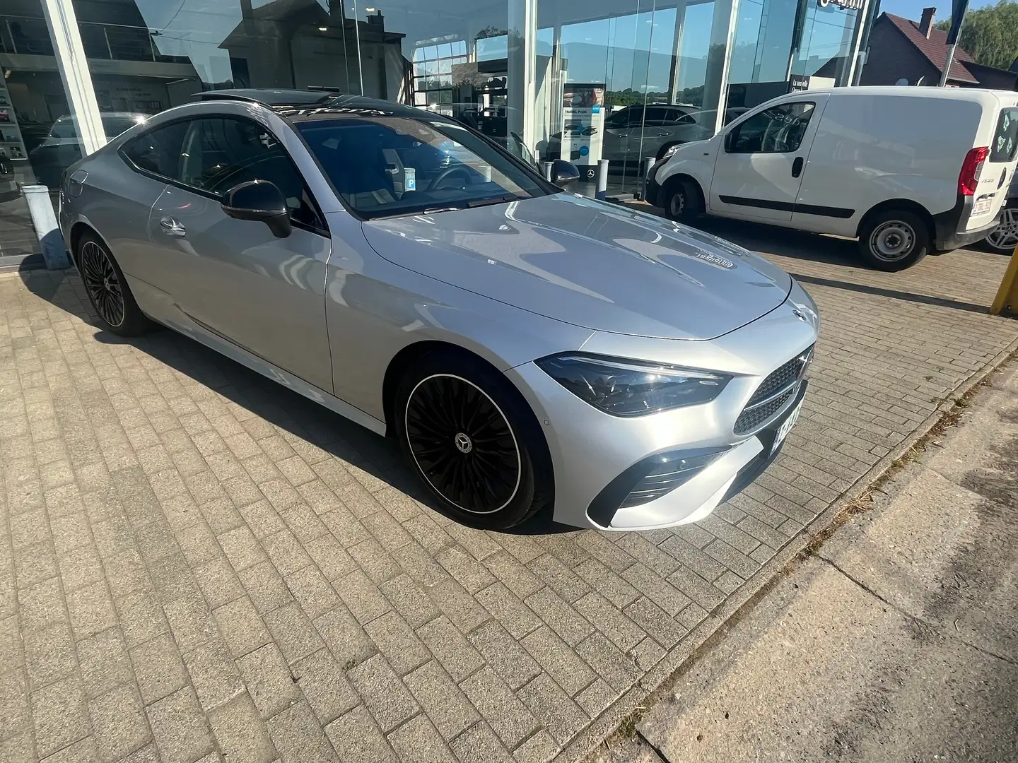 Mercedes-Benz CLE 200 AMG Line Argintiu - 2