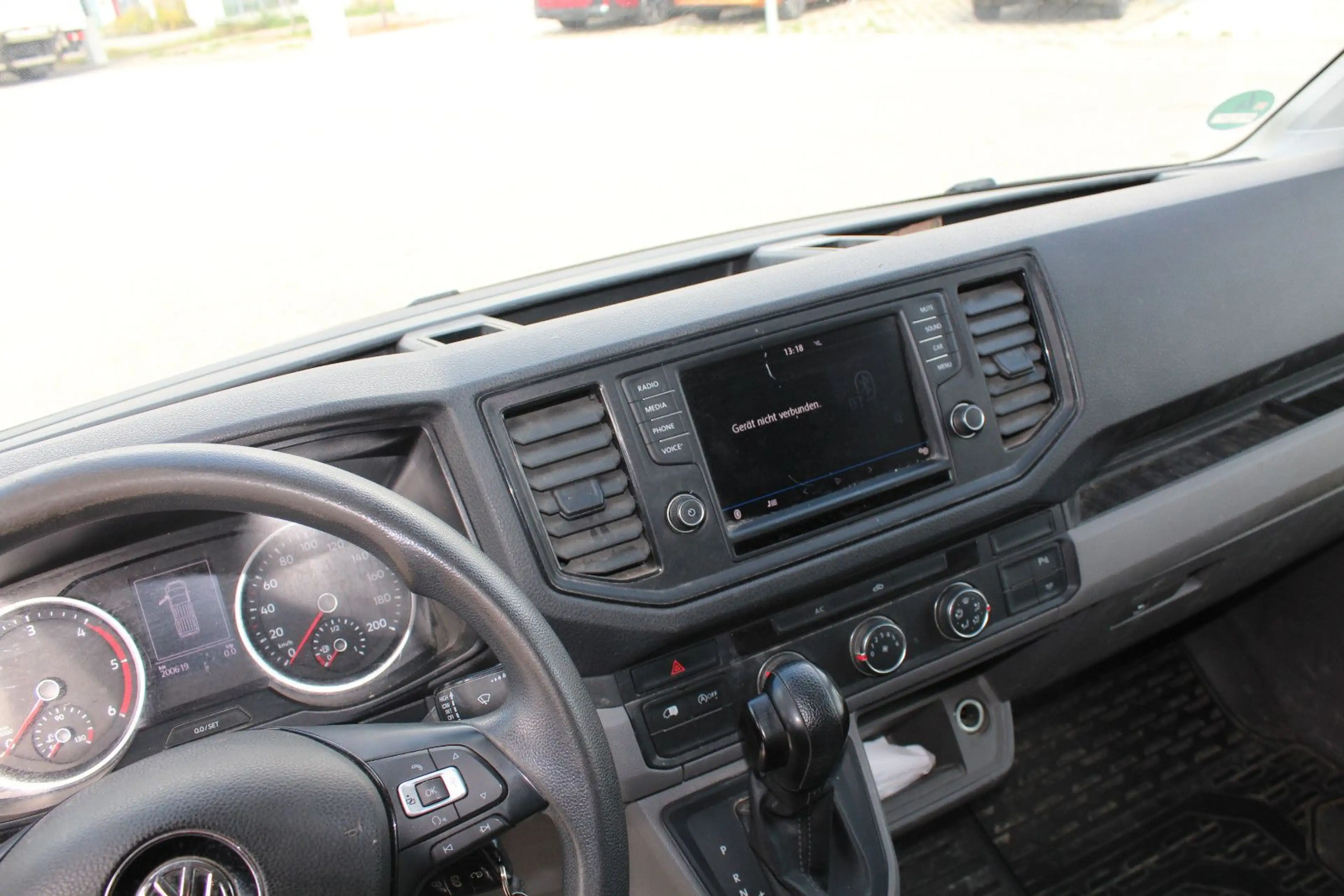 Volkswagen Crafter Kasten 35 mittellang Hochdach FWD — photo 12