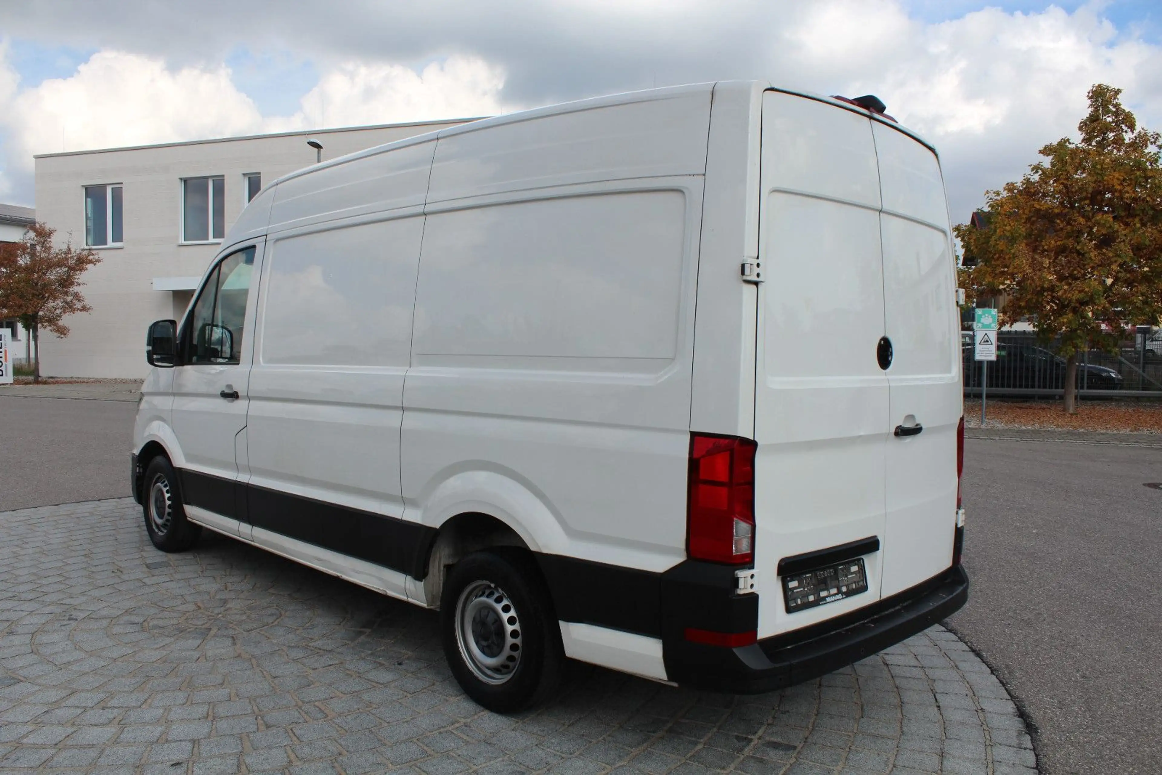 Volkswagen Crafter Kasten 35 mittellang Hochdach FWD — photo 7