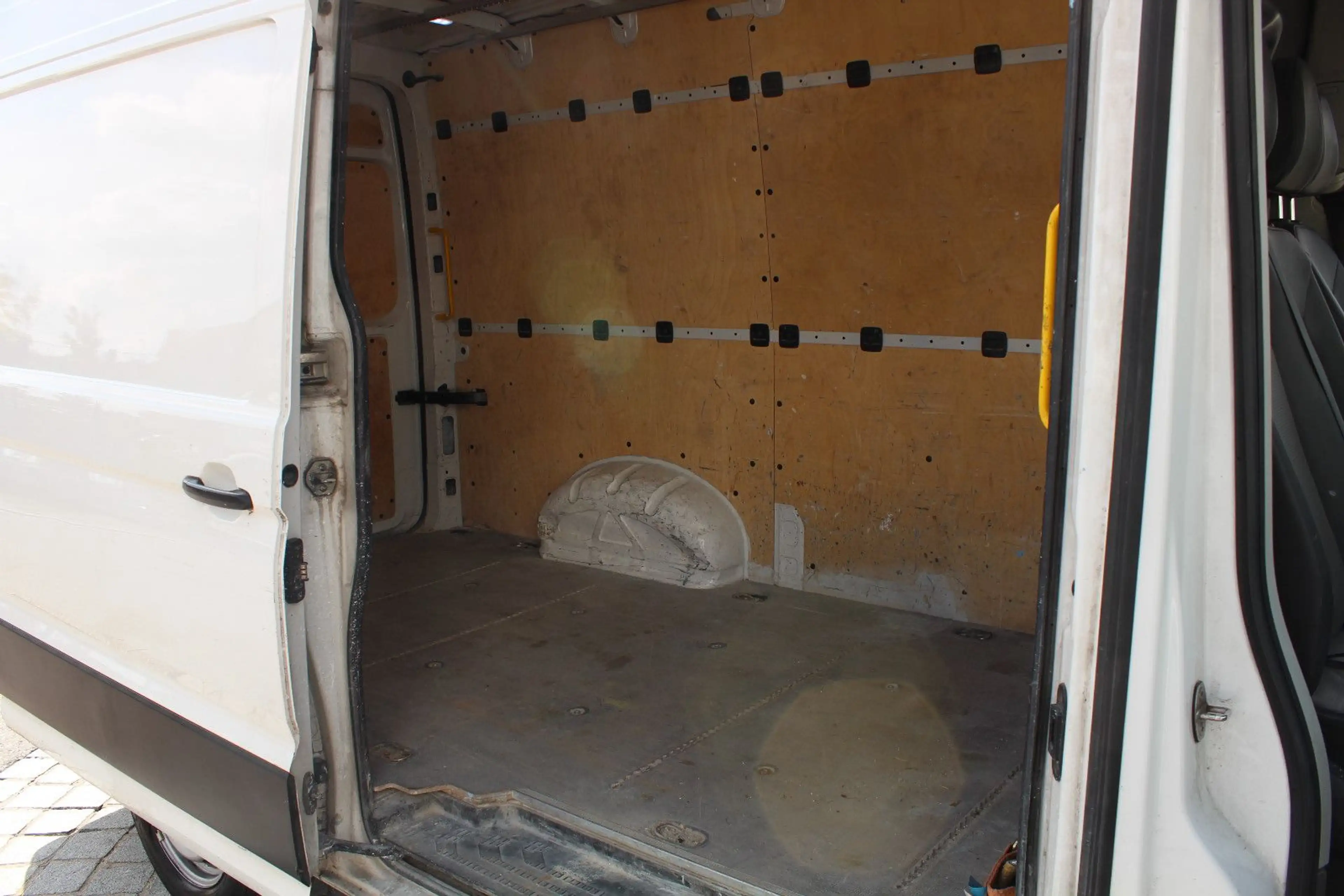 Volkswagen Crafter Kasten 35 mittellang Hochdach FWD — photo 14