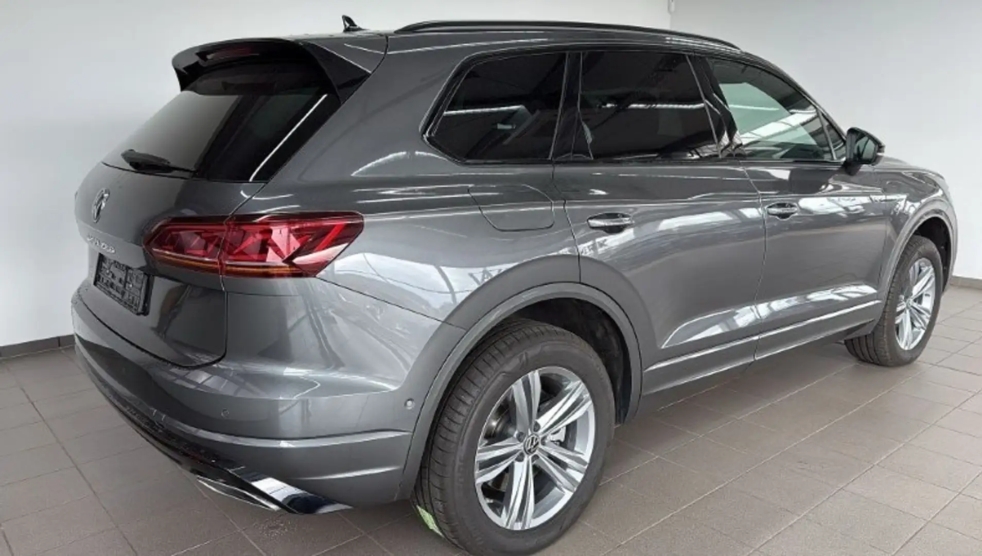 Volkswagen Touareg 3.0 V6 TSI OPF 4Motion Aut. R-Line - 2