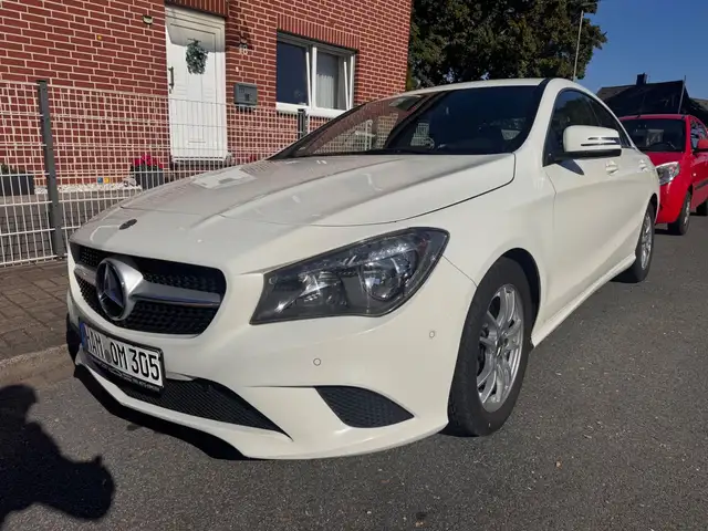 Mercedes-Benz CLA 220 CDI Limo Auto. Leder Navi TÜV