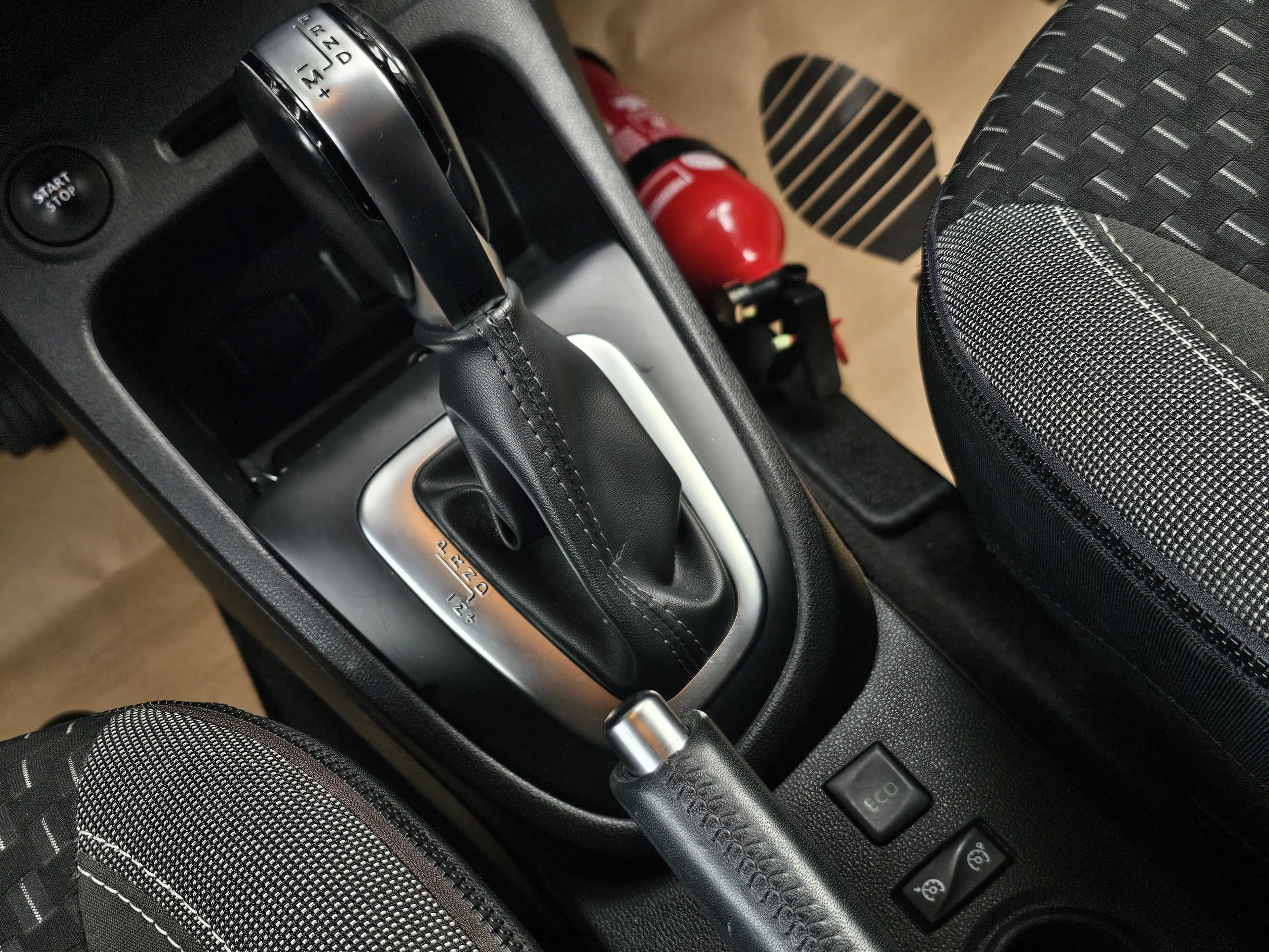 Renault Captur 1.33 TCe * AUTOMAT** 99 000 KM ** LED+NAVI+CRUISE.C+...* — photo 15