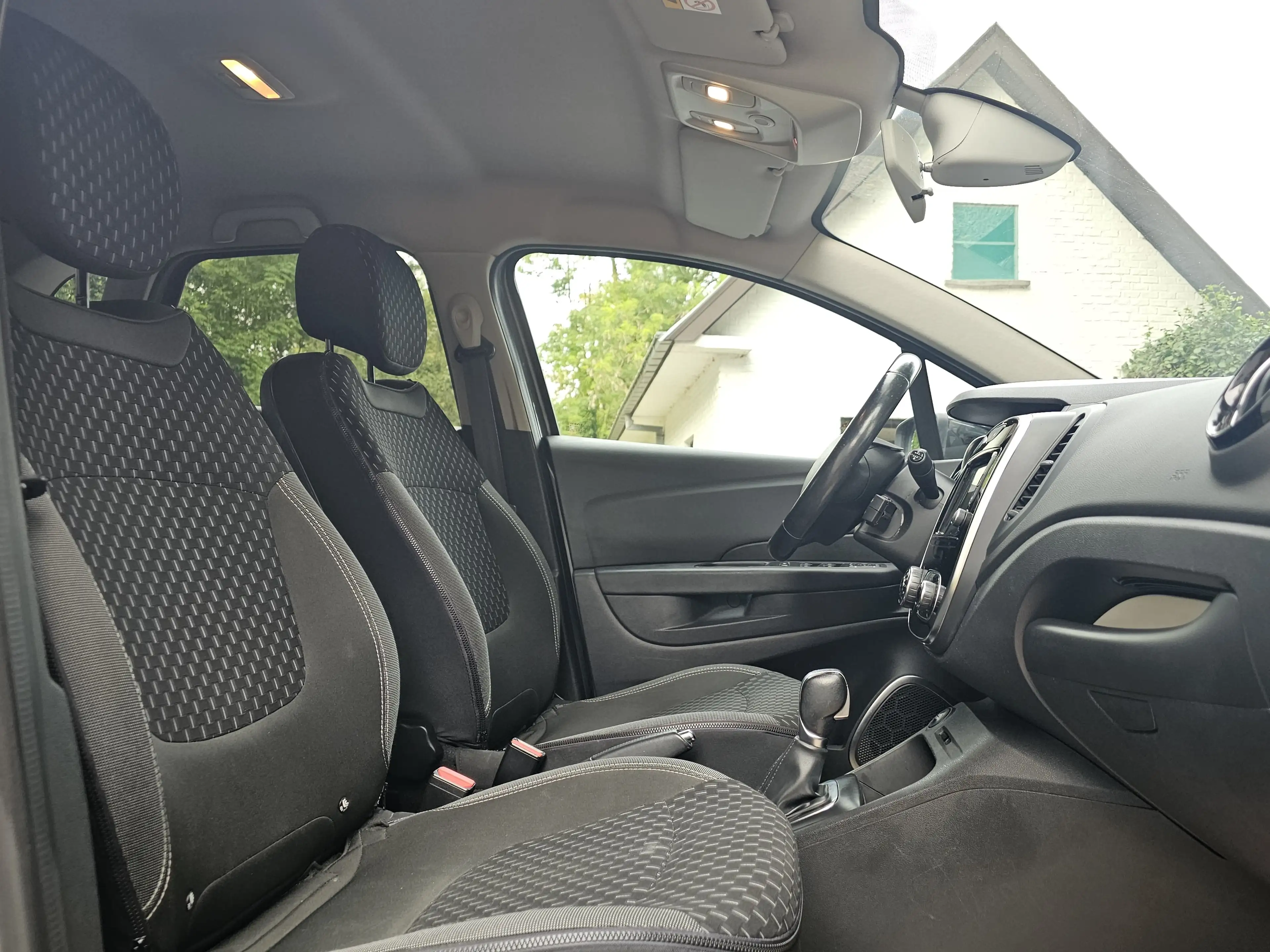 Renault Captur 1.33 TCe * AUTOMAT** 99 000 KM ** LED+NAVI+CRUISE.C+...* — photo 9