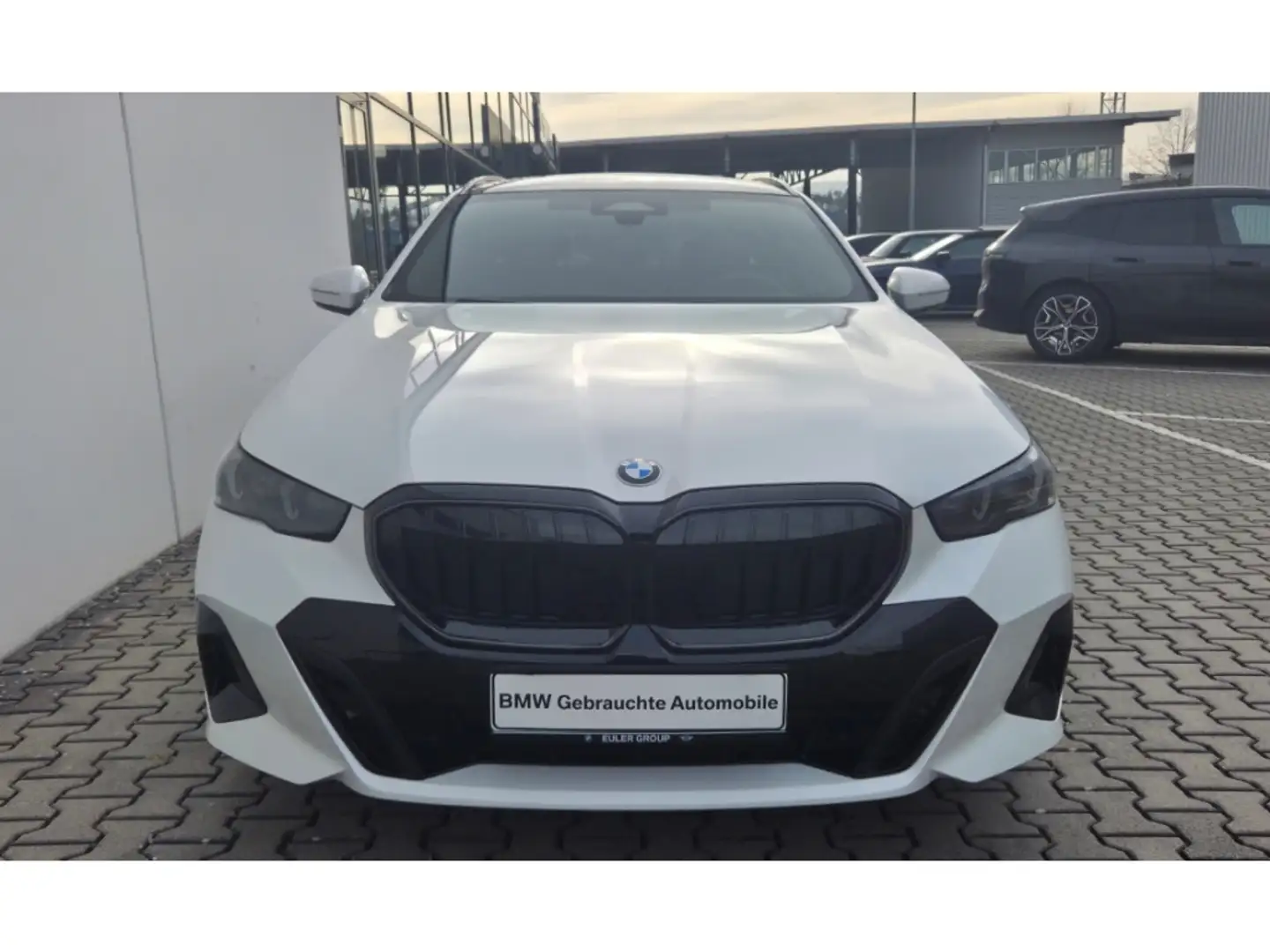 BMW 520 i M-Sport Sommer19'' PRO AHK ICONIC H/K M-Leuchten Weiß - 2
