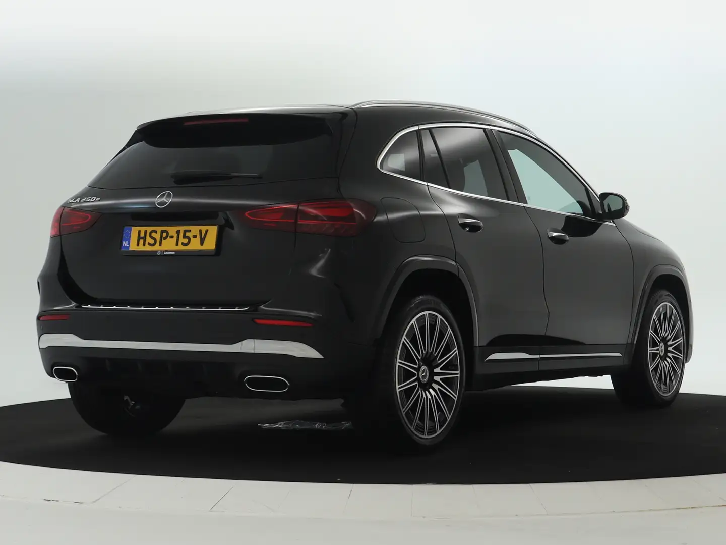 Mercedes-Benz GLA 250 e AMG Face Lift Plug-In Hybride | AMG Line Advance Zwart - 2