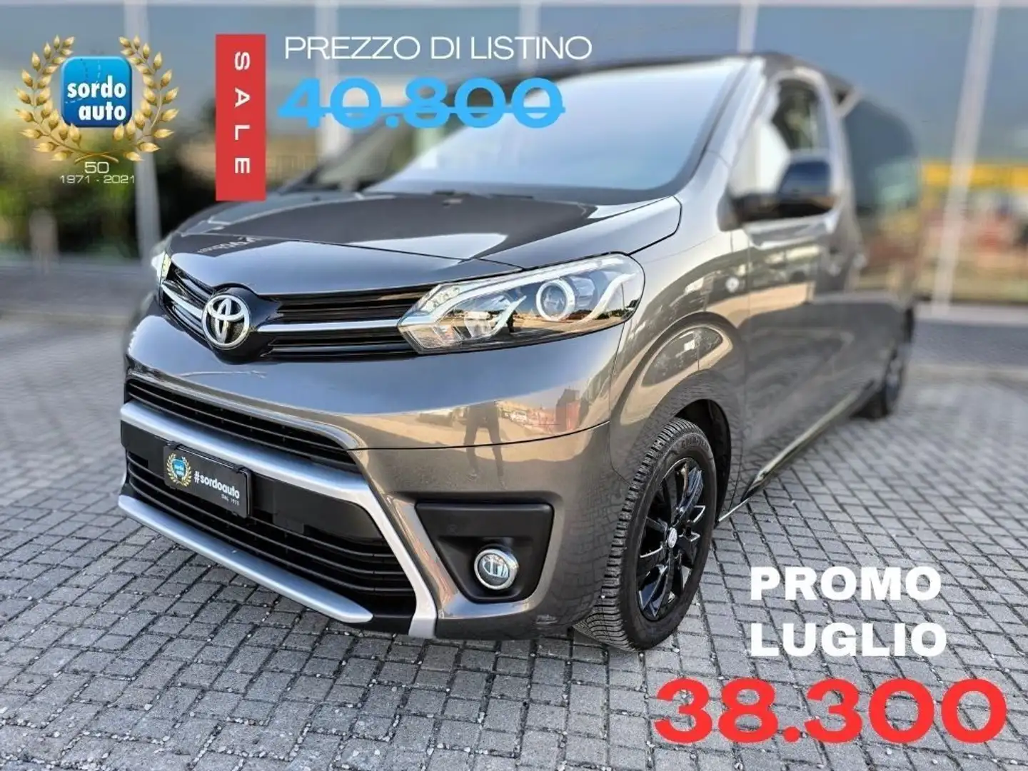 Toyota Proace 2.0D 180 CV Black Edition Gris - 1